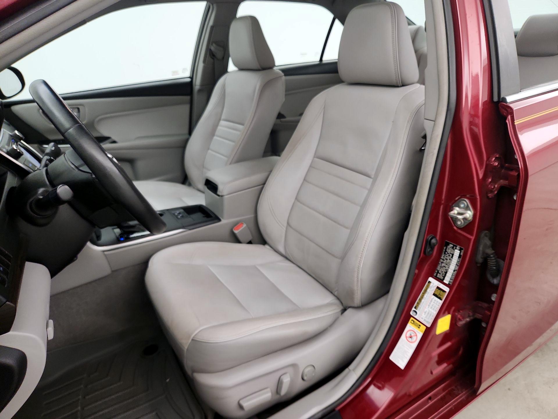 Thumbnail: 2016 Toyota Camry - 11