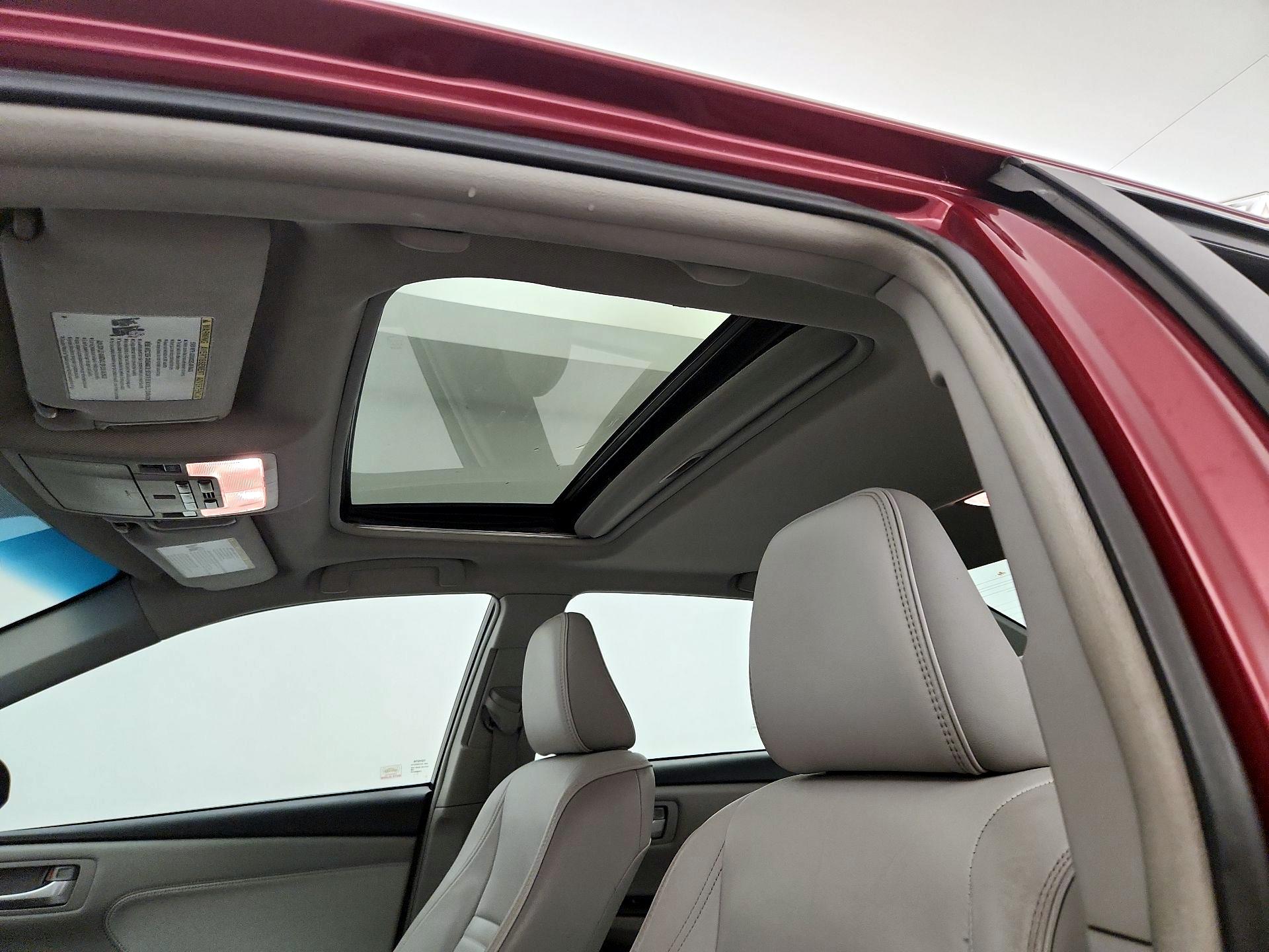 Thumbnail: 2016 Toyota Camry - 20