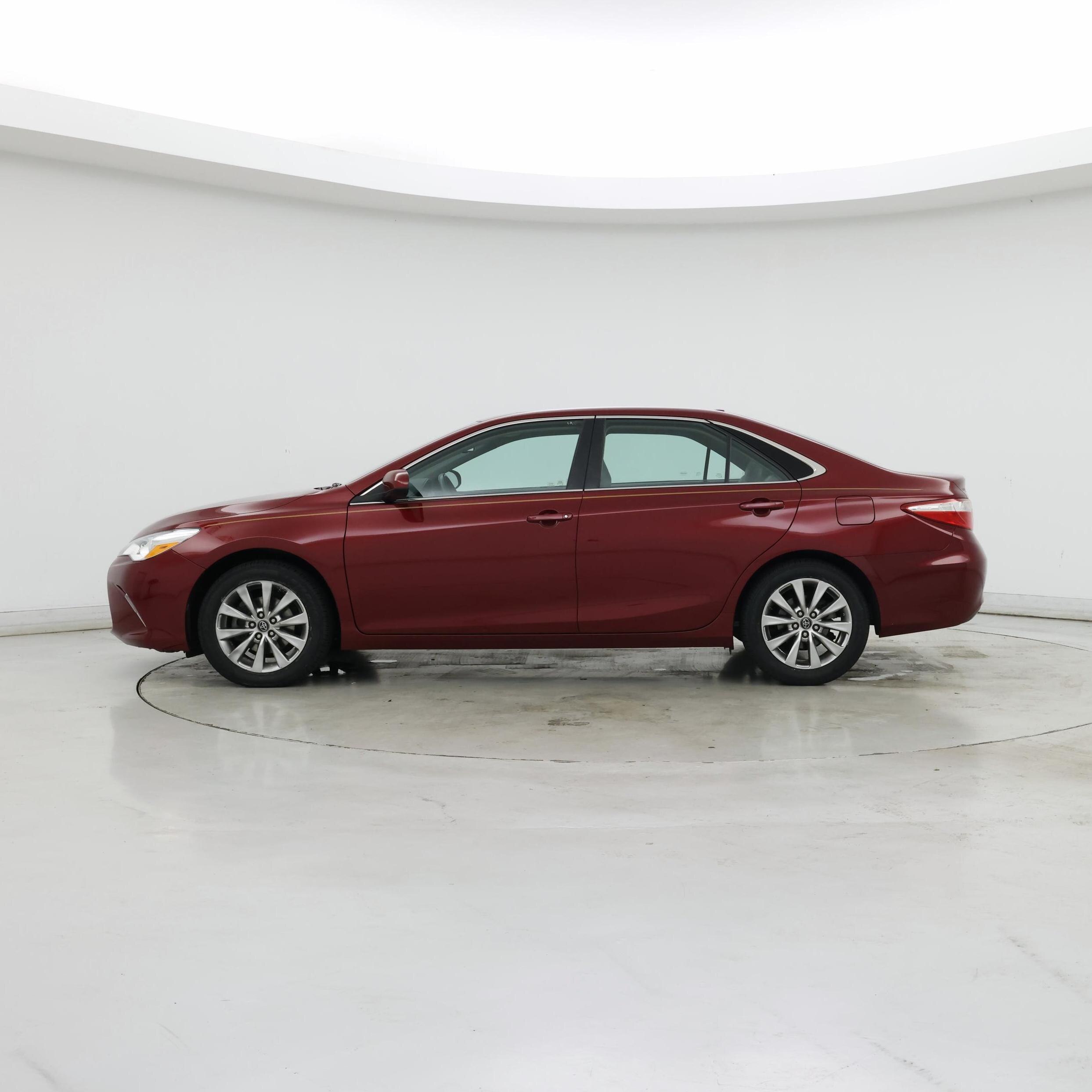 Thumbnail: 2016 Toyota Camry - 3