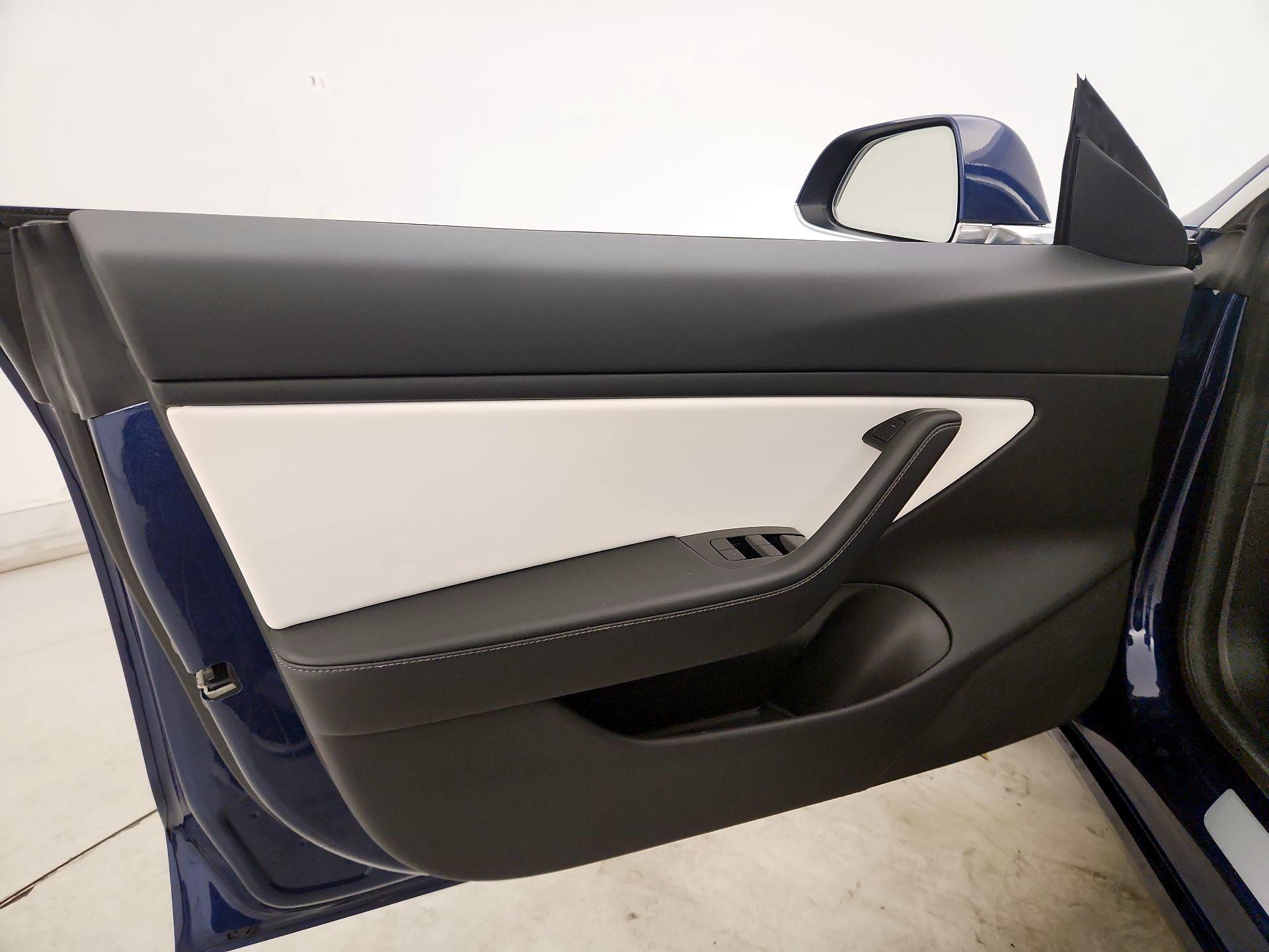 Thumbnail: 2019 Tesla Model 3 - 12