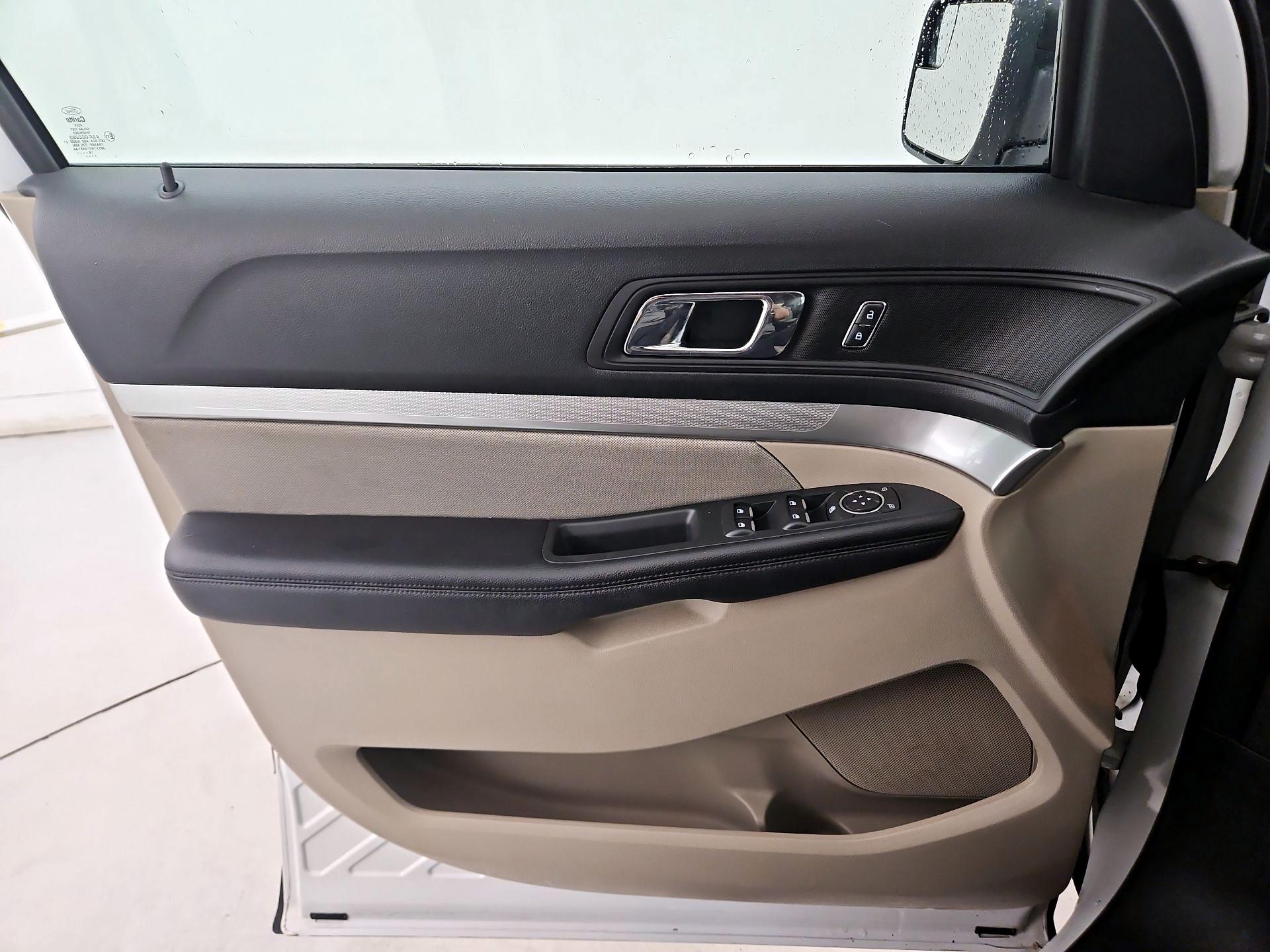 Thumbnail: 2019 Ford Explorer - 12
