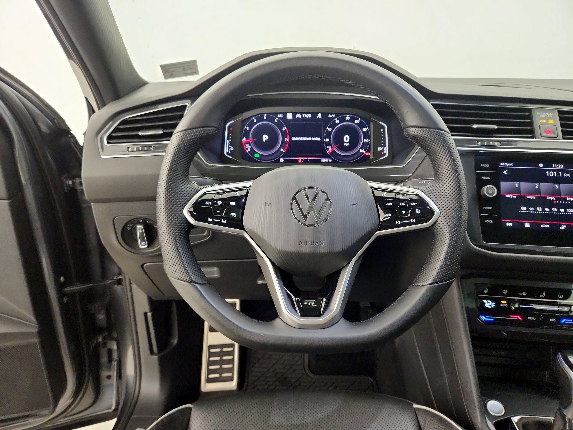 Thumbnail: 2022 Volkswagen Tiguan - 10