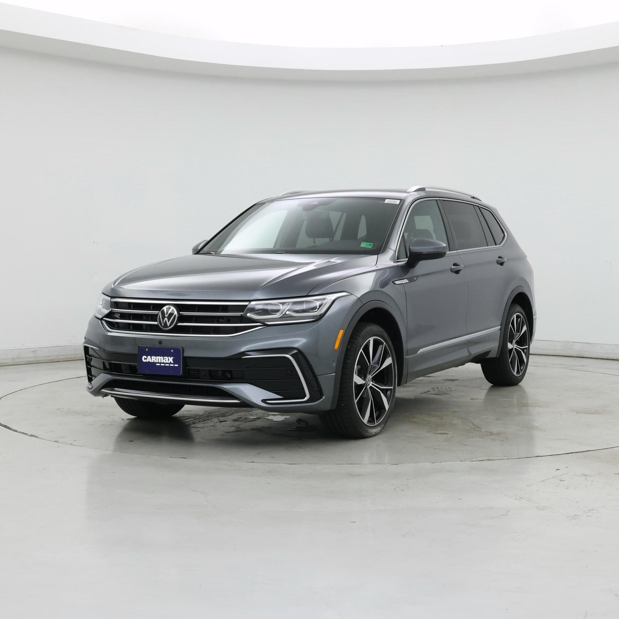 Thumbnail: 2022 Volkswagen Tiguan - 4