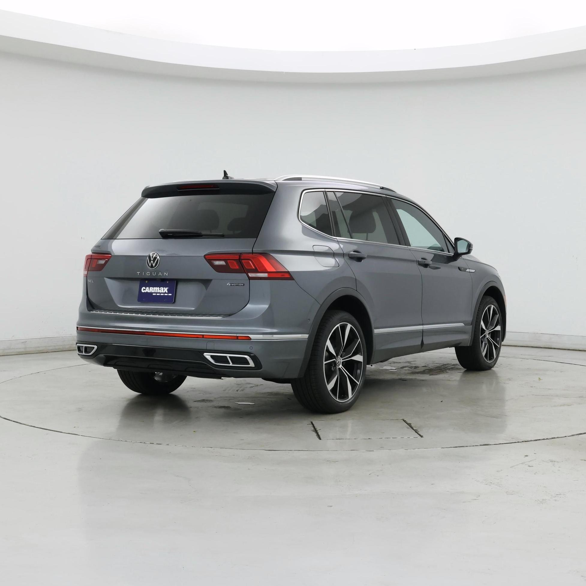 Thumbnail: 2022 Volkswagen Tiguan - 8