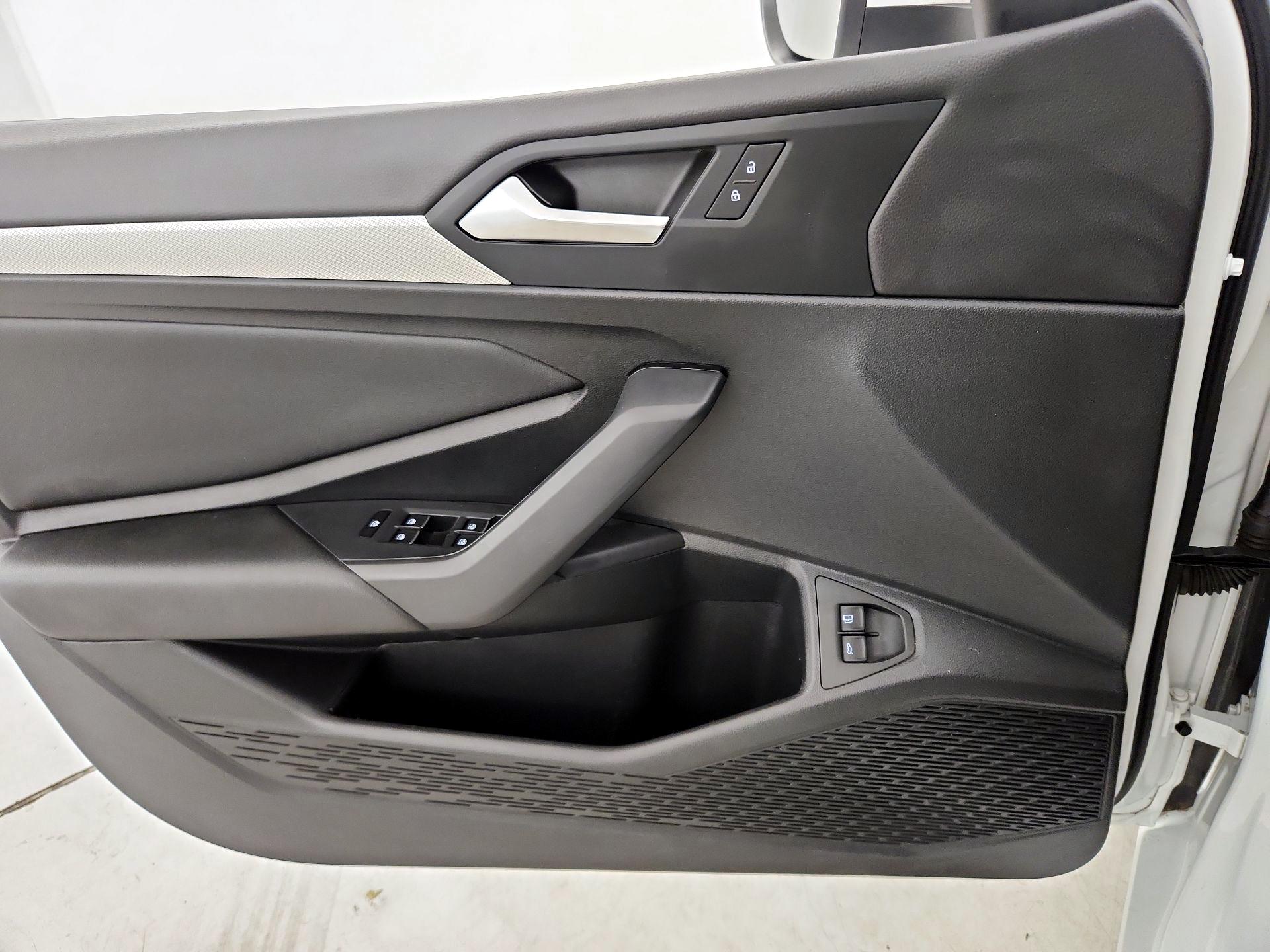 Thumbnail: 2021 Volkswagen Jetta - 12