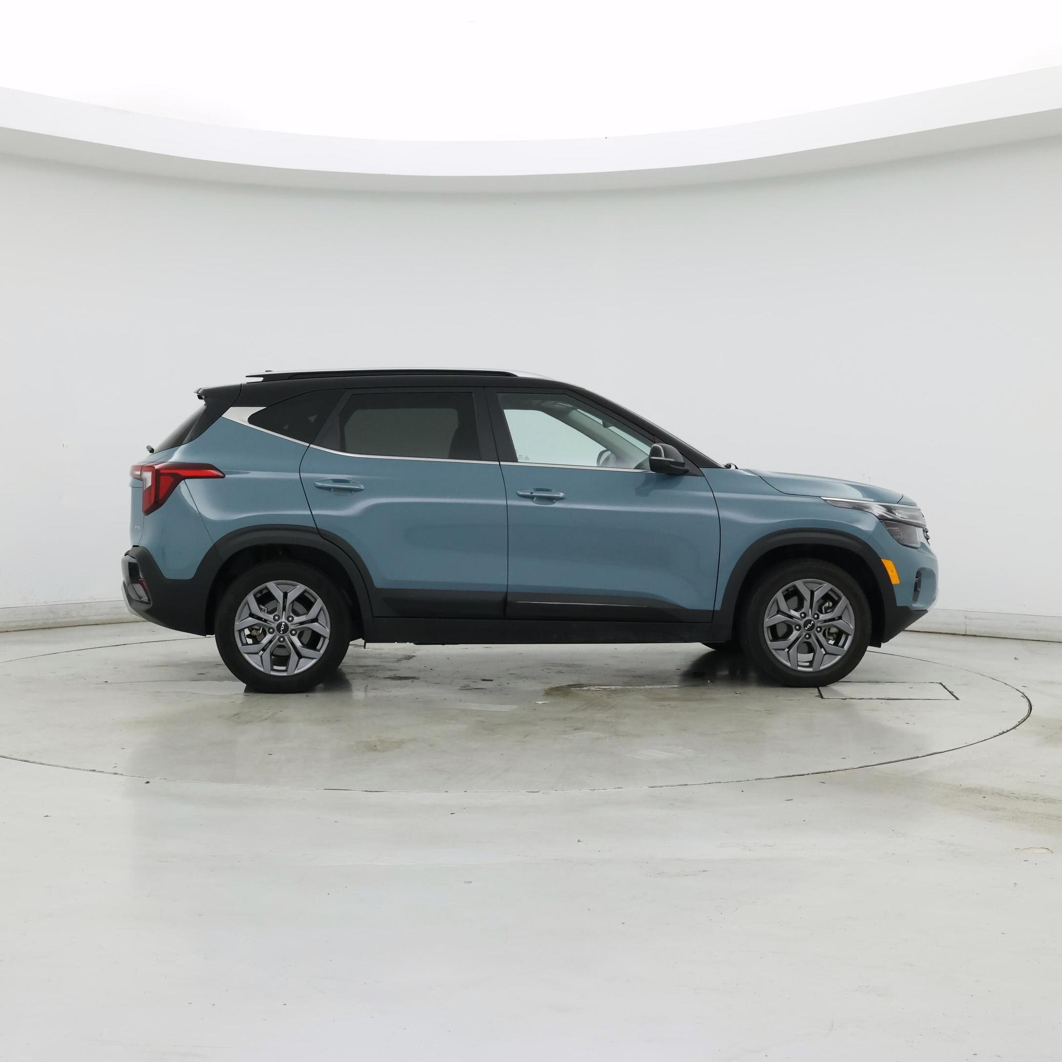 Thumbnail: 2024 Kia Seltos - 7