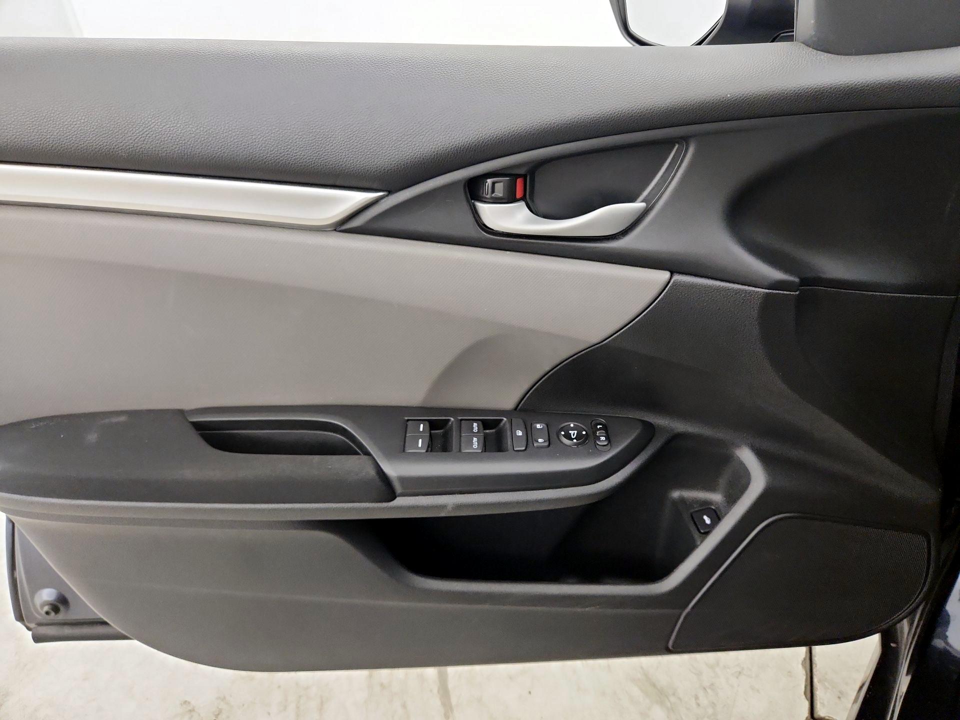 Thumbnail: 2017 Honda Civic - 12