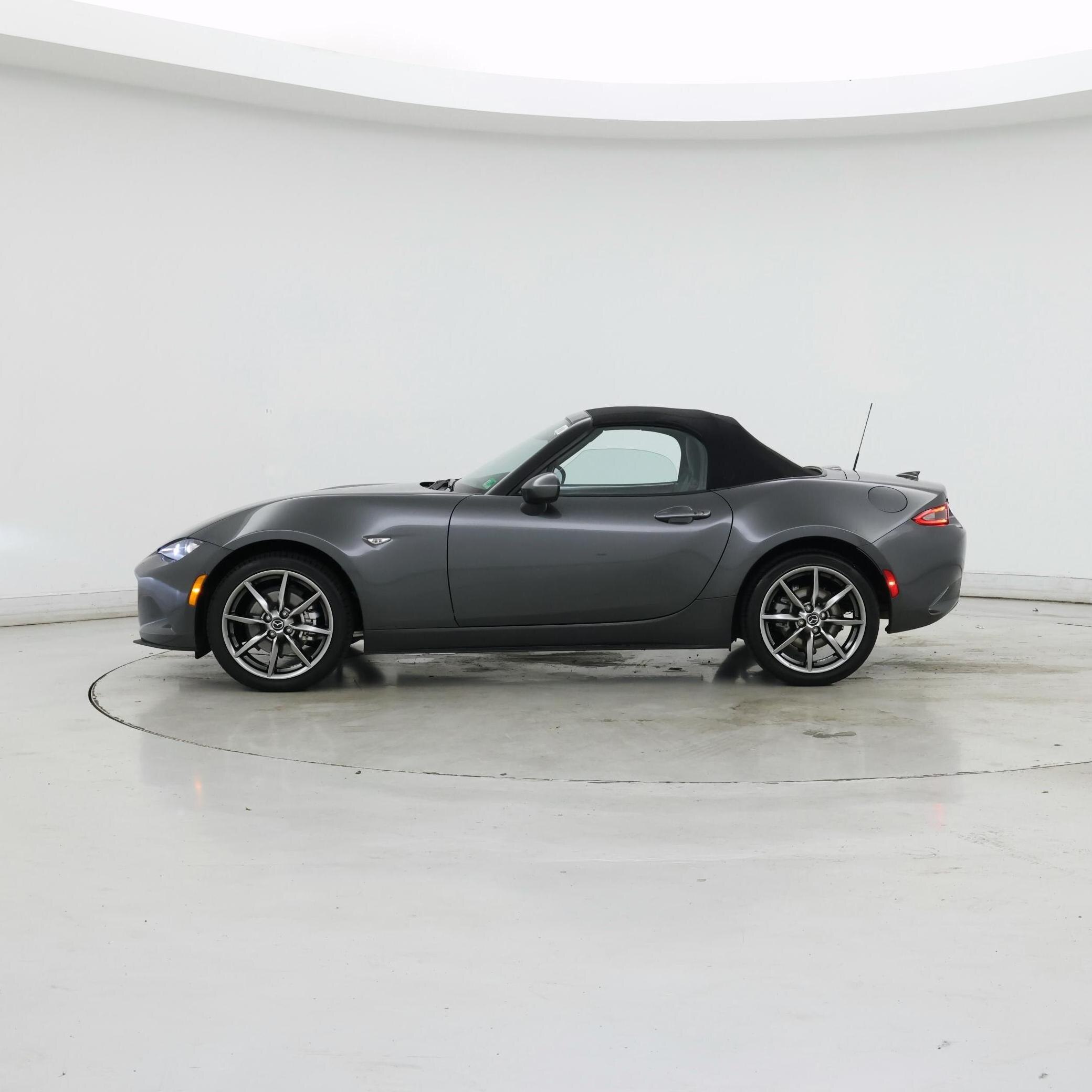 Thumbnail: 2022 Mazda MX-5 Miata - 3