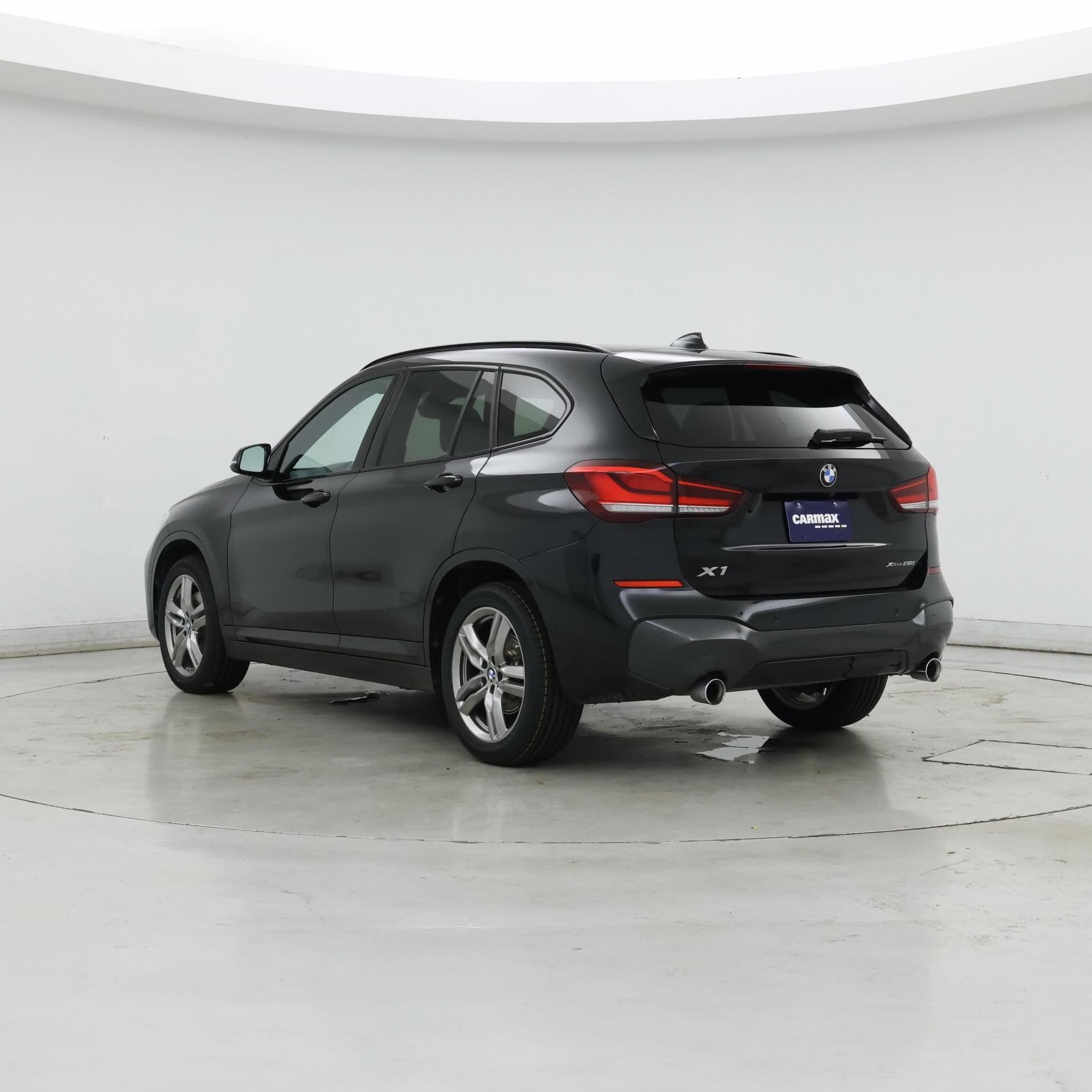 Thumbnail: 2021 BMW X1 - 2