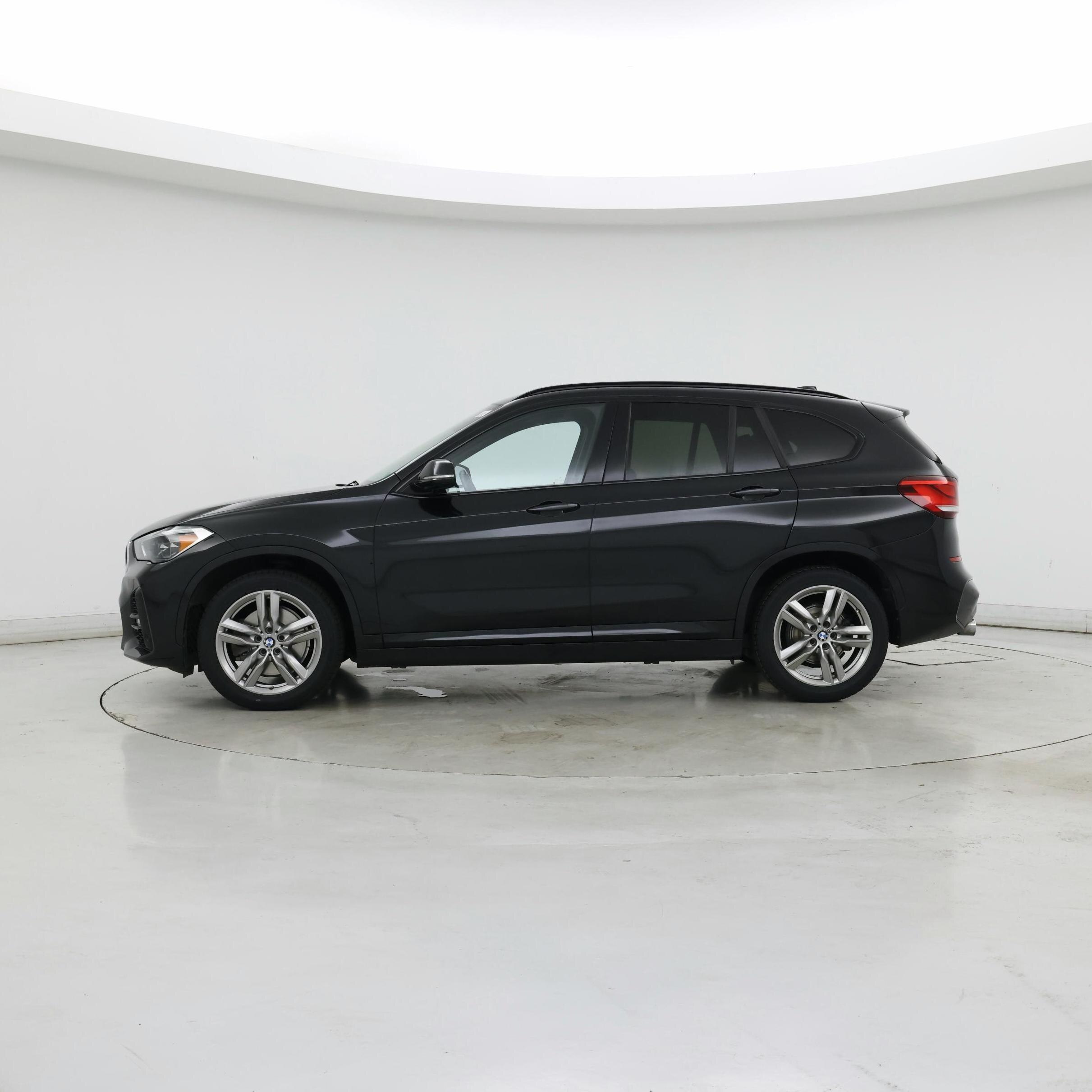 Thumbnail: 2021 BMW X1 - 3