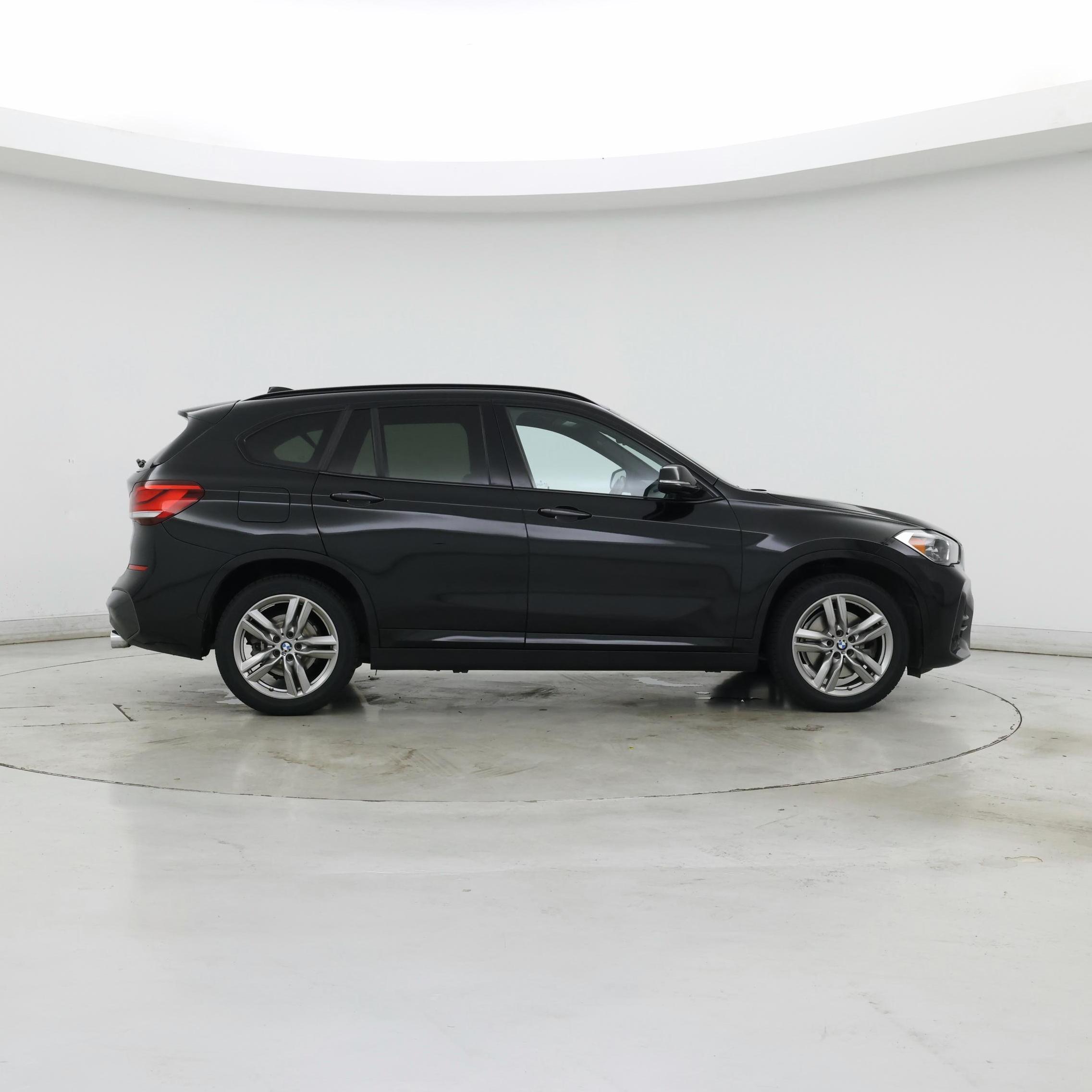 Thumbnail: 2021 BMW X1 - 7