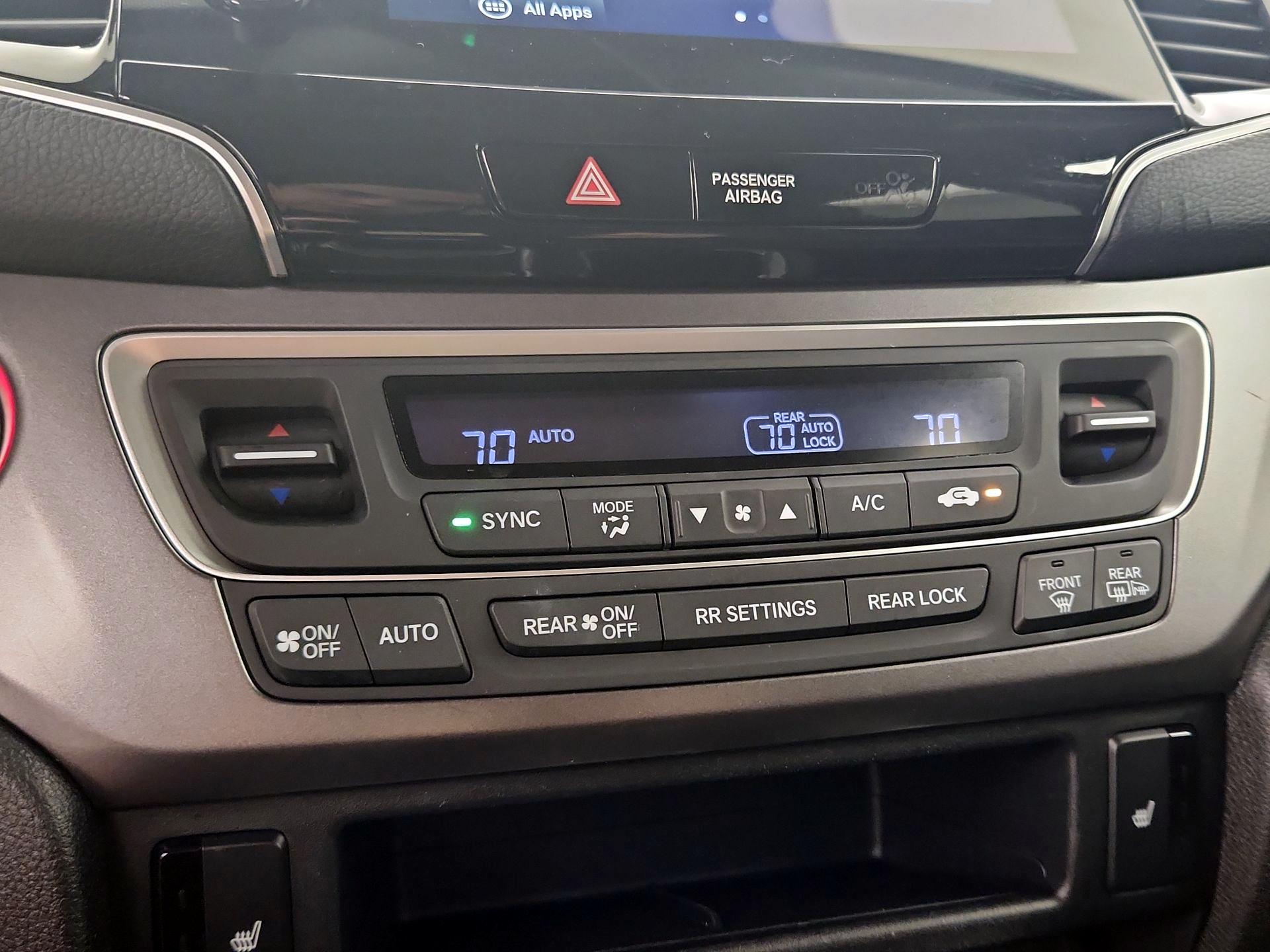 Thumbnail: 2019 Honda Pilot - 16