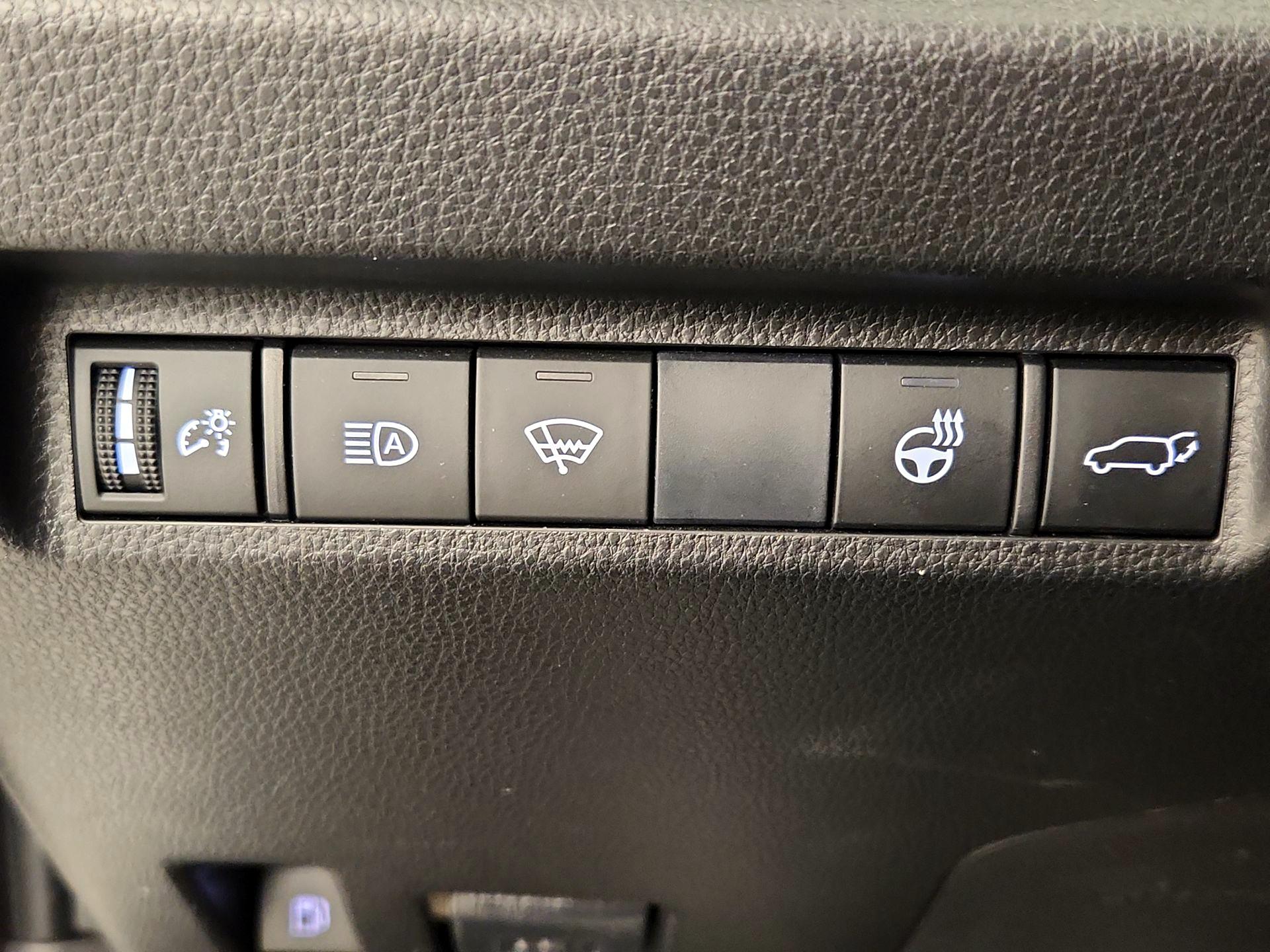 Thumbnail: 2020 Toyota RAV4 - 13