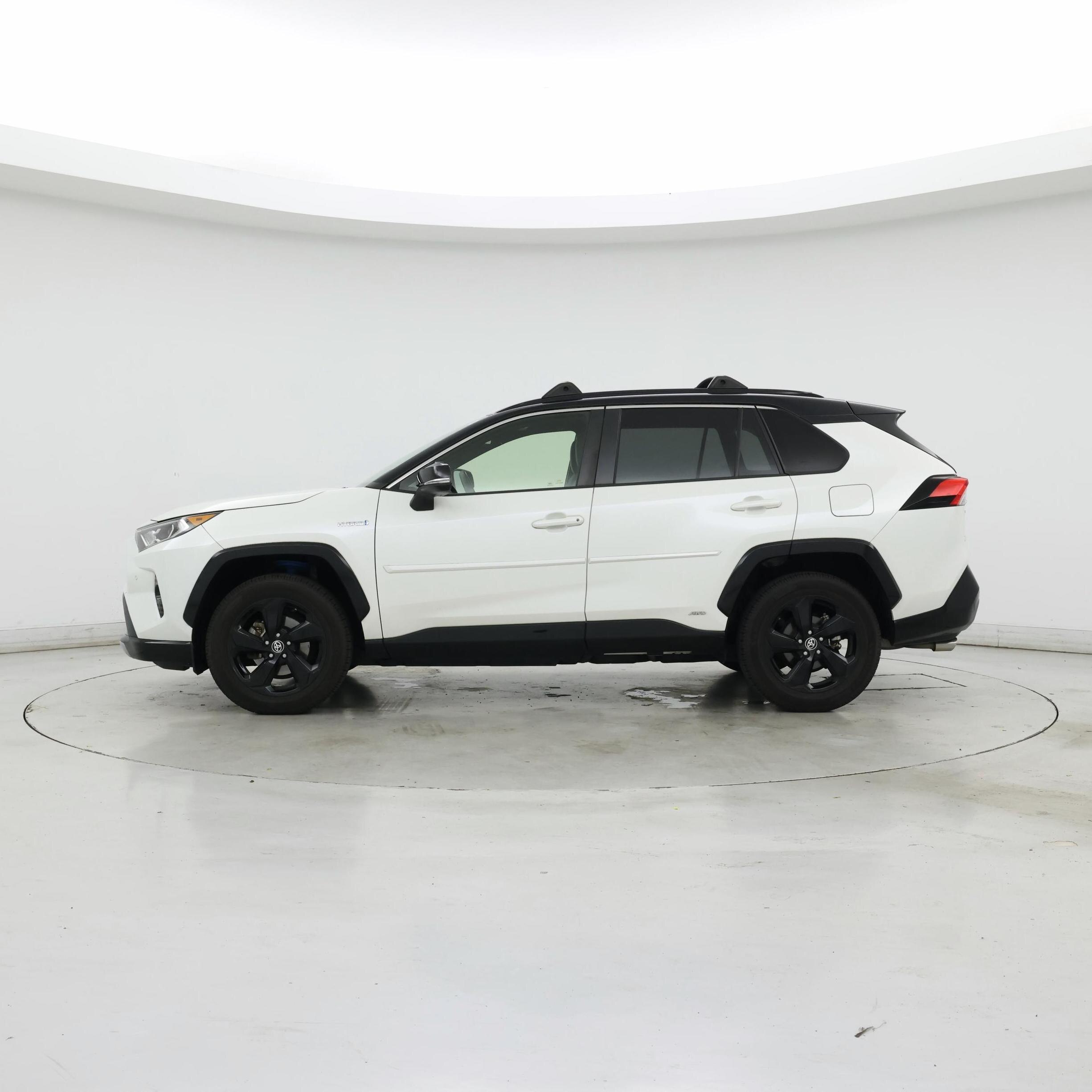 Thumbnail: 2020 Toyota RAV4 - 3