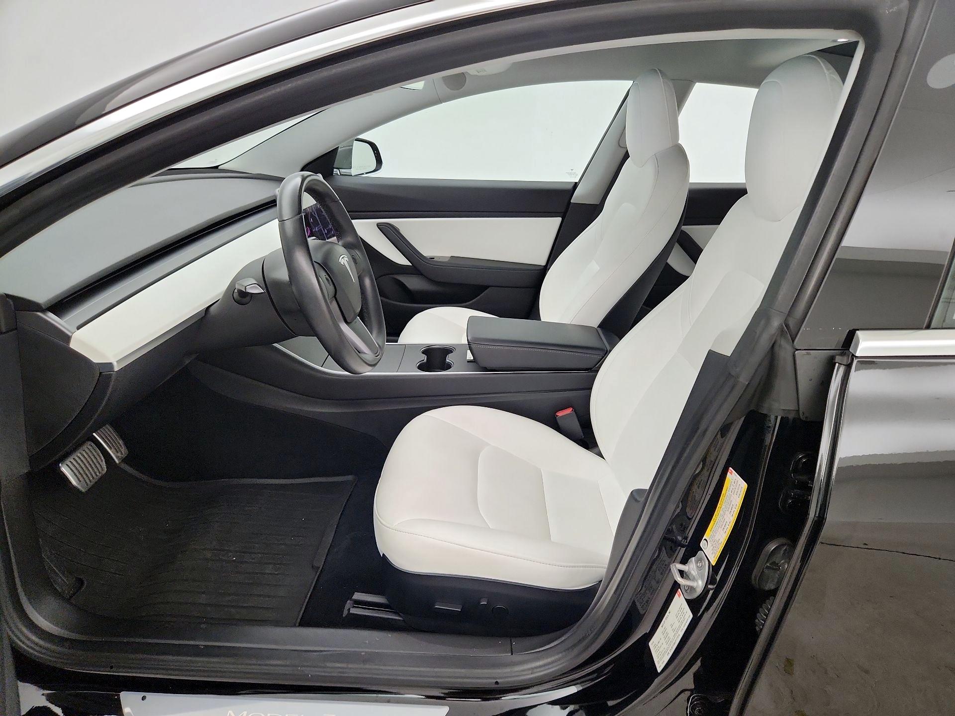 Thumbnail: 2018 Tesla Model 3 - 11