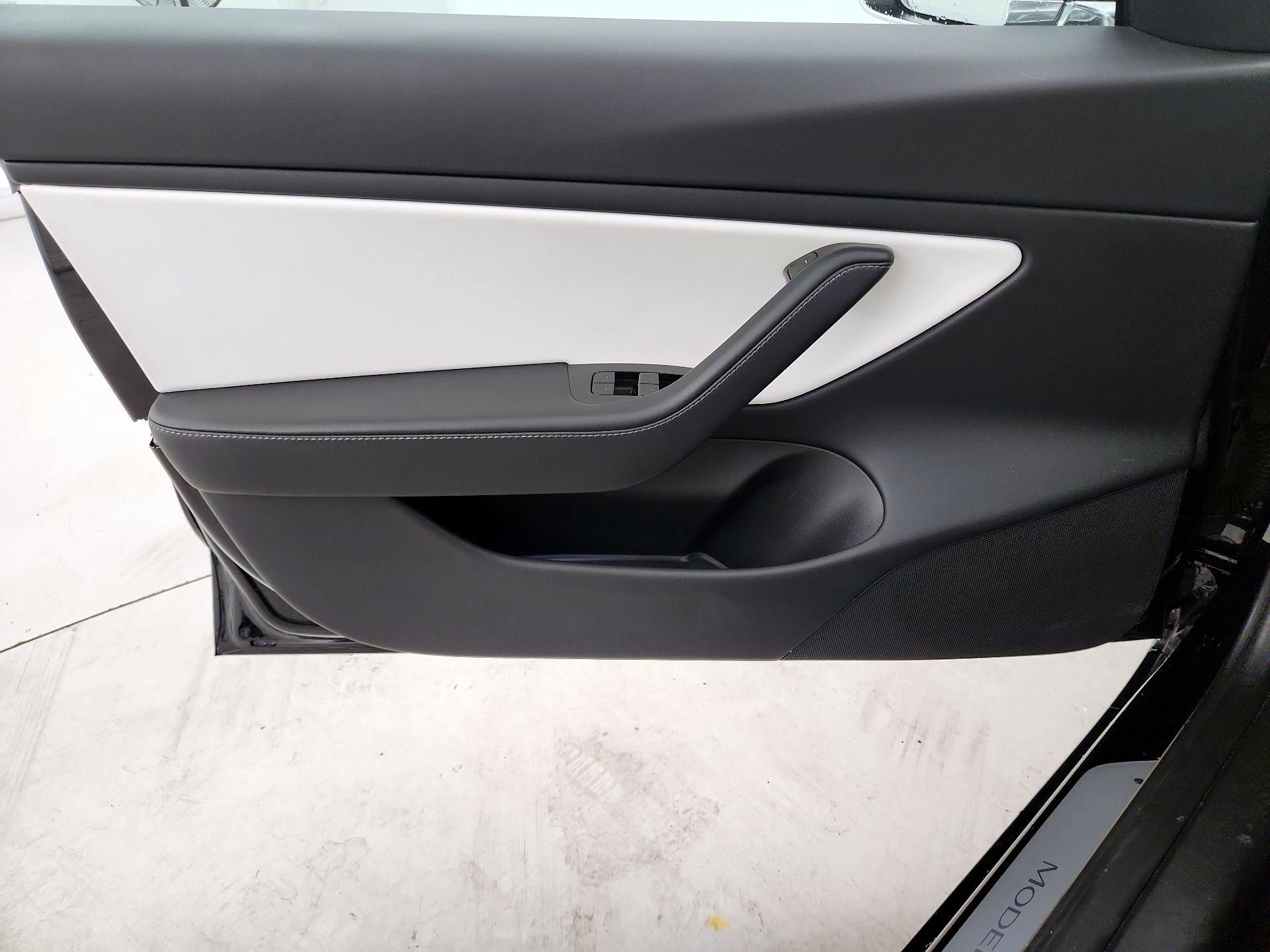 Thumbnail: 2018 Tesla Model 3 - 12