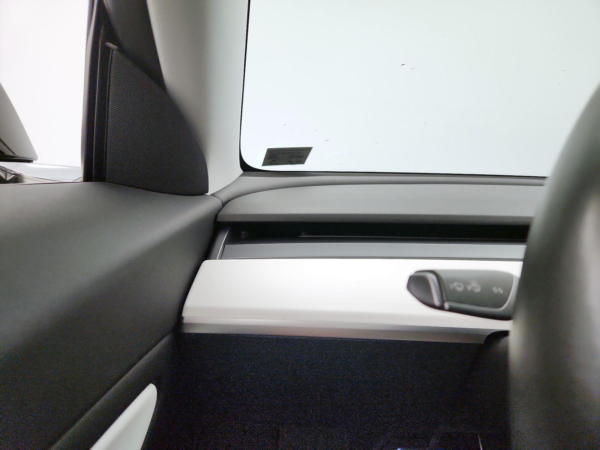Thumbnail: 2018 Tesla Model 3 - 13