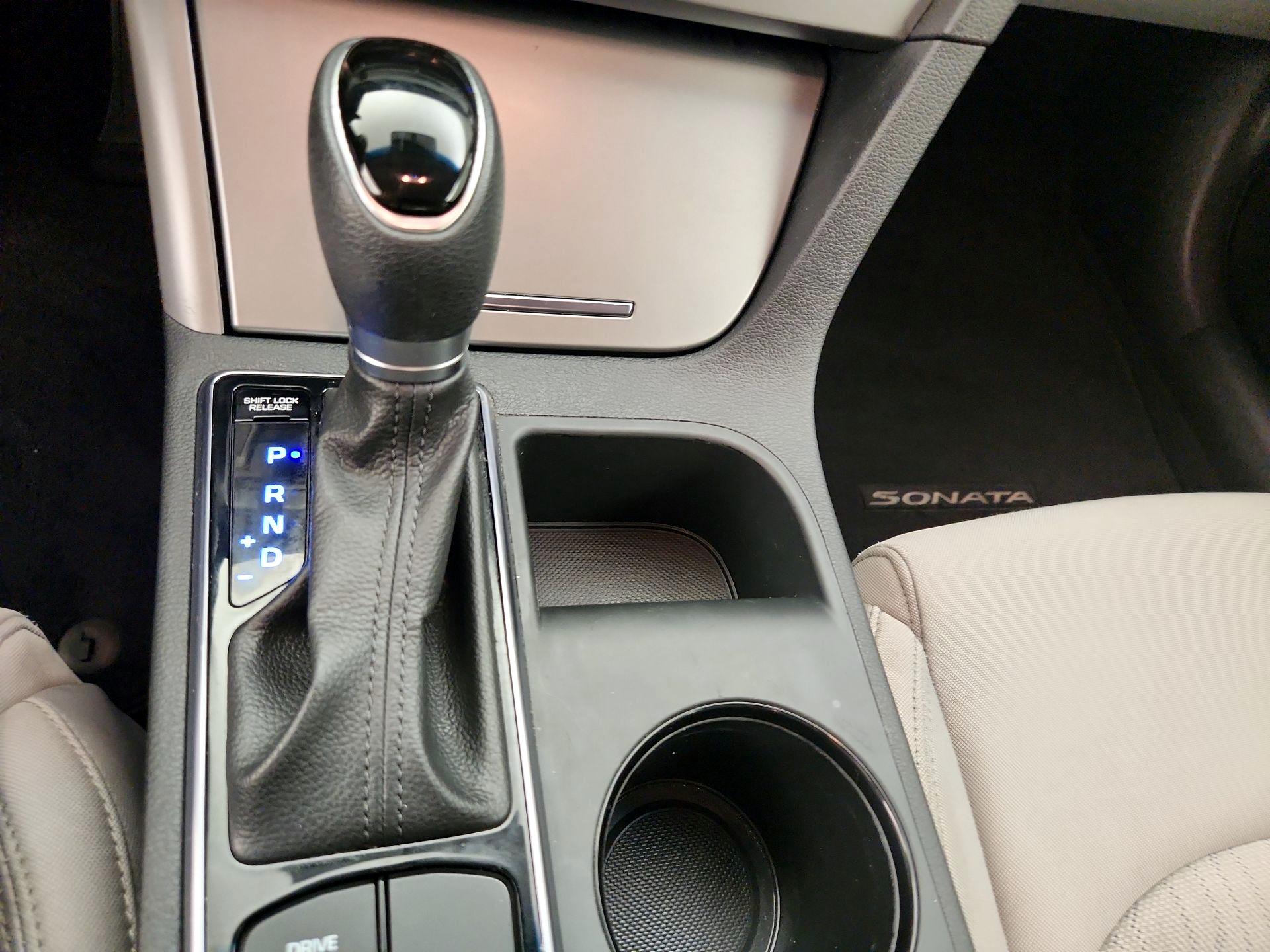 Thumbnail: 2017 Hyundai Sonata - 17