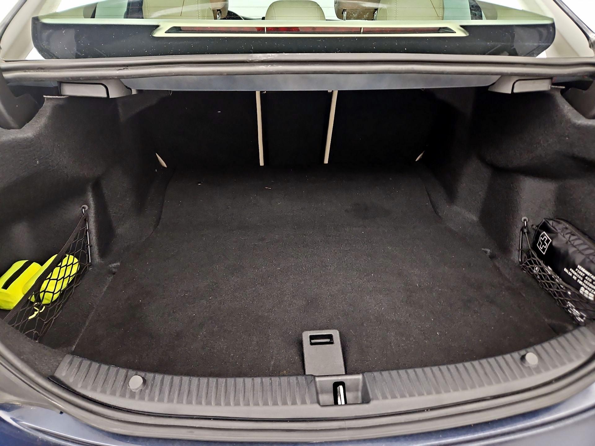 Thumbnail: 2015 Mercedes-Benz C-Class - 20