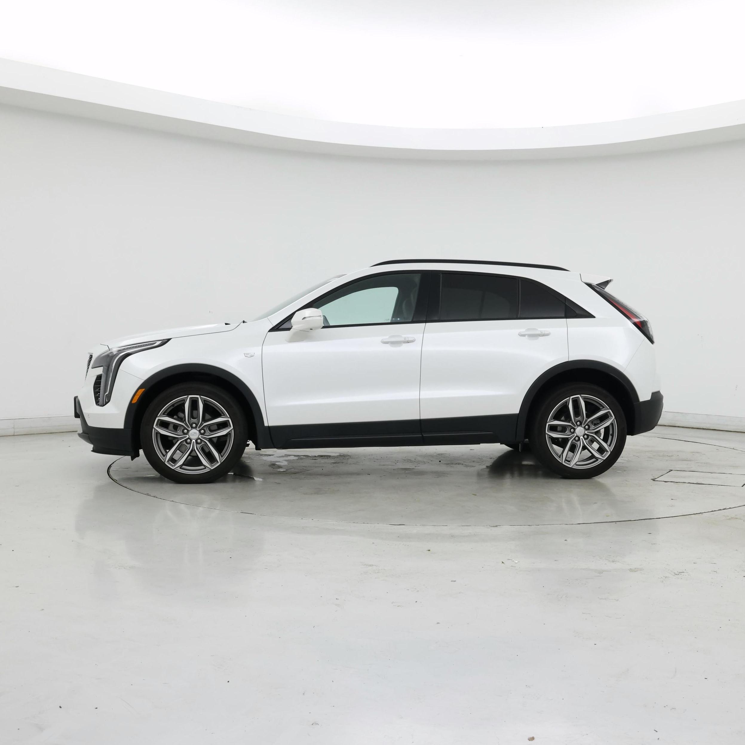 Thumbnail: 2019 Cadillac XT4 - 3