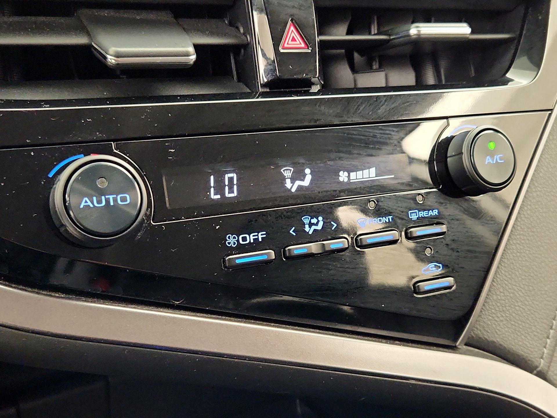 Thumbnail: 2021 Toyota Camry - 16