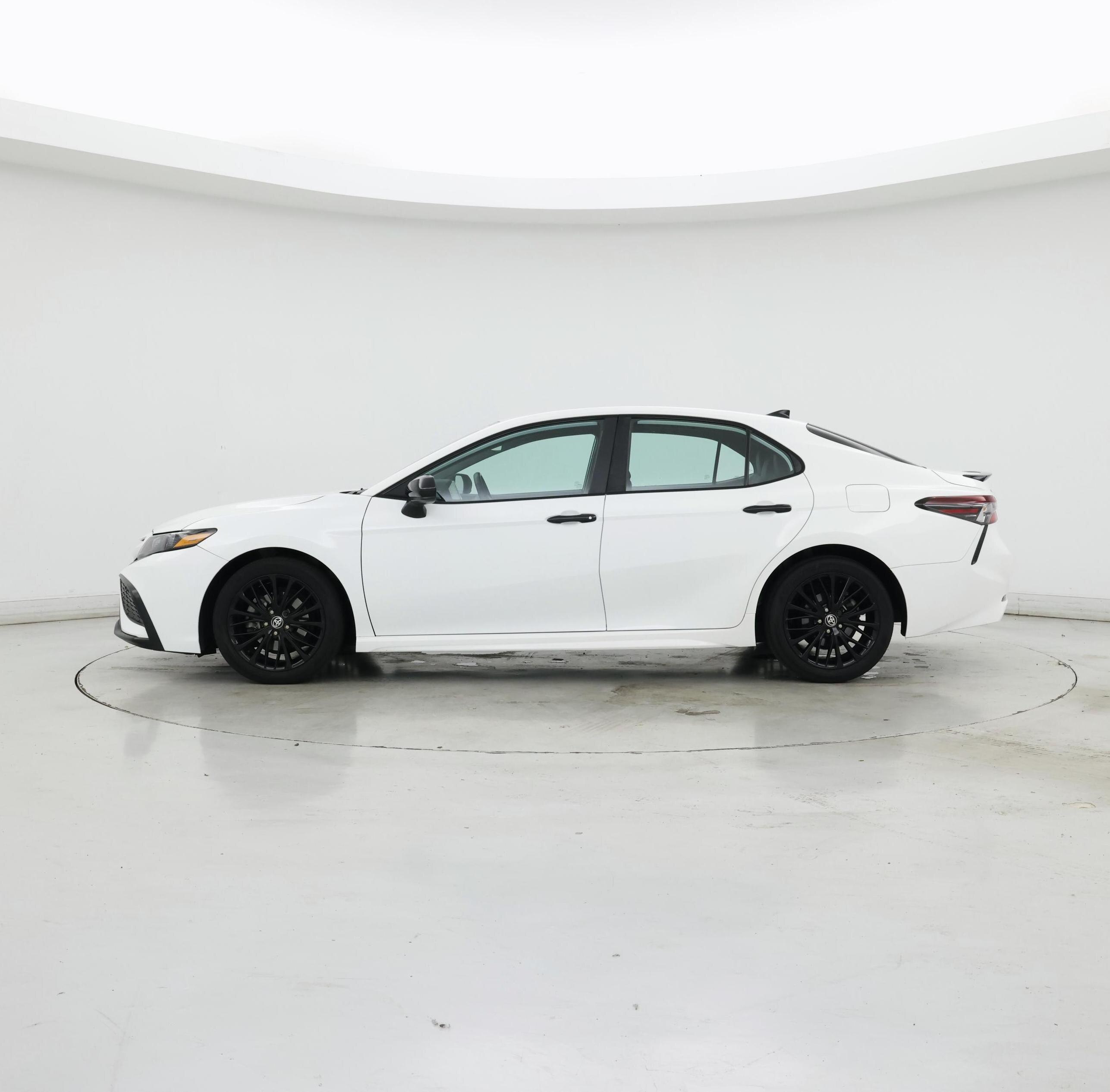Thumbnail: 2021 Toyota Camry - 3