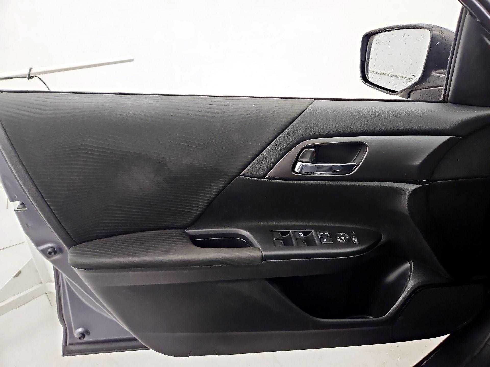 Thumbnail: 2015 Honda Accord - 12
