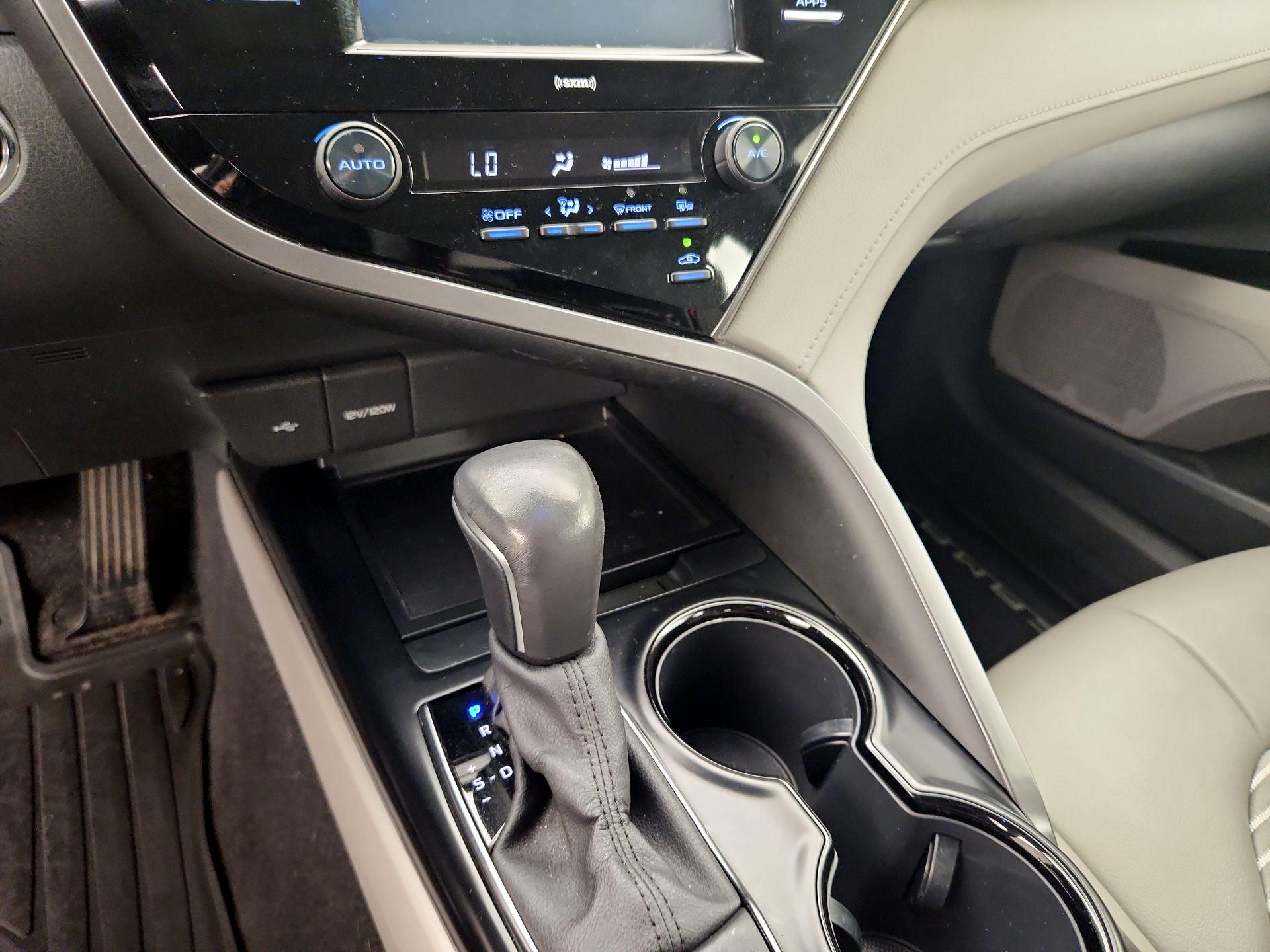 Thumbnail: 2020 Toyota Camry - 16
