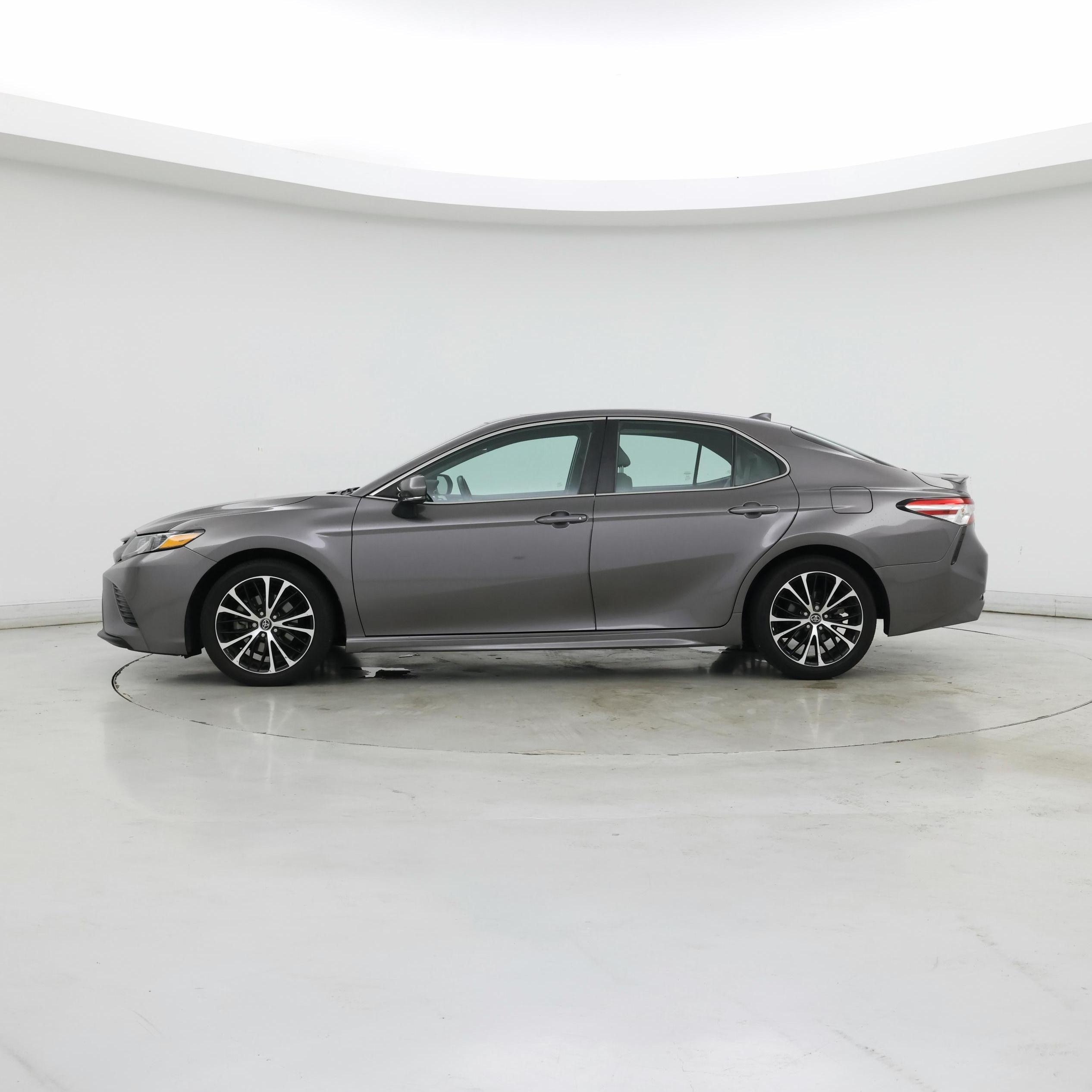 Thumbnail: 2020 Toyota Camry - 3