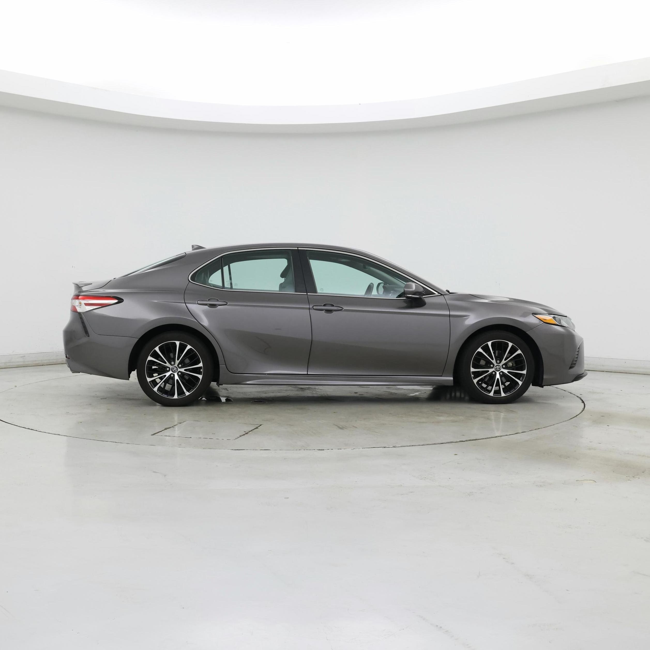 Thumbnail: 2020 Toyota Camry - 7