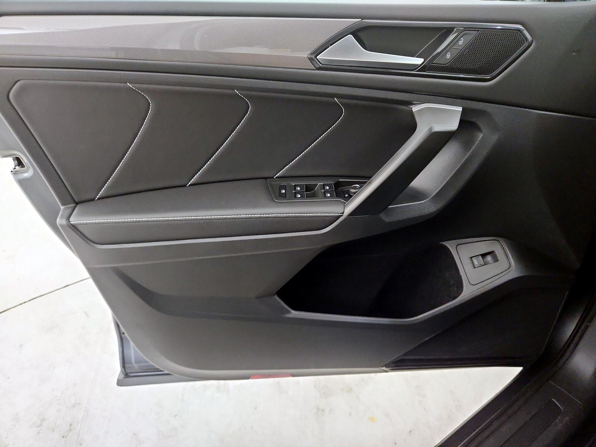 Thumbnail: 2024 Volkswagen Tiguan - 12