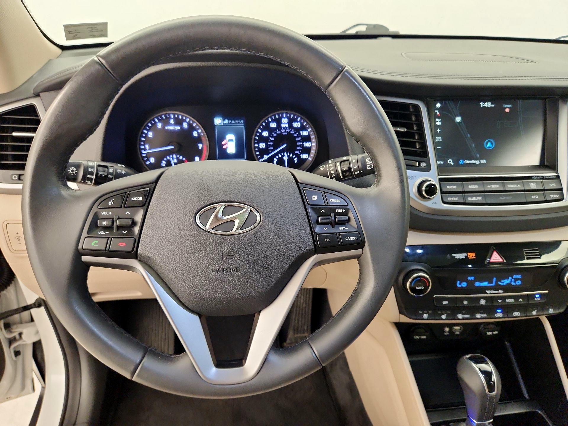 Thumbnail: 2016 Hyundai Tucson - 10