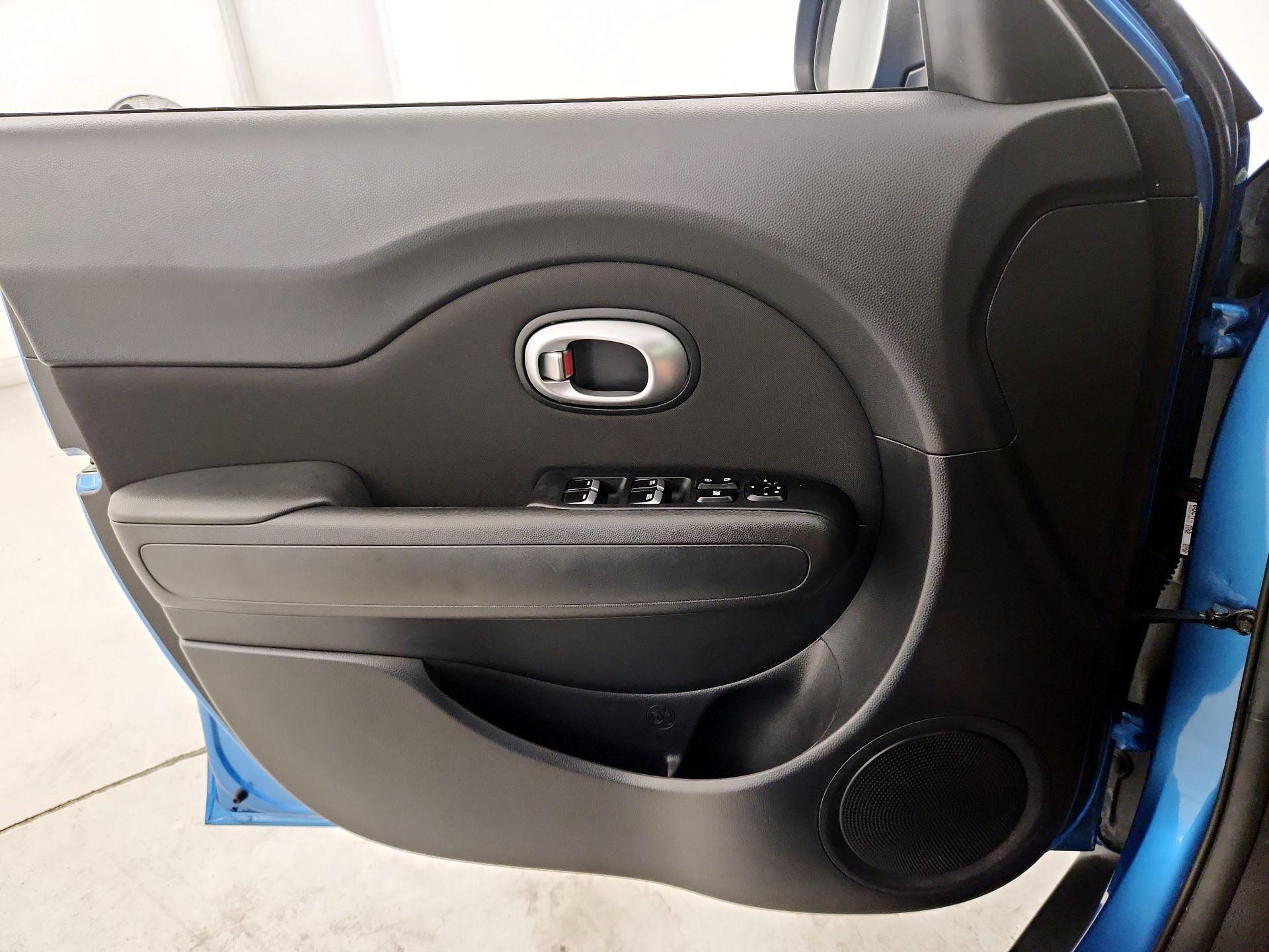 Thumbnail: 2019 Kia Soul - 12