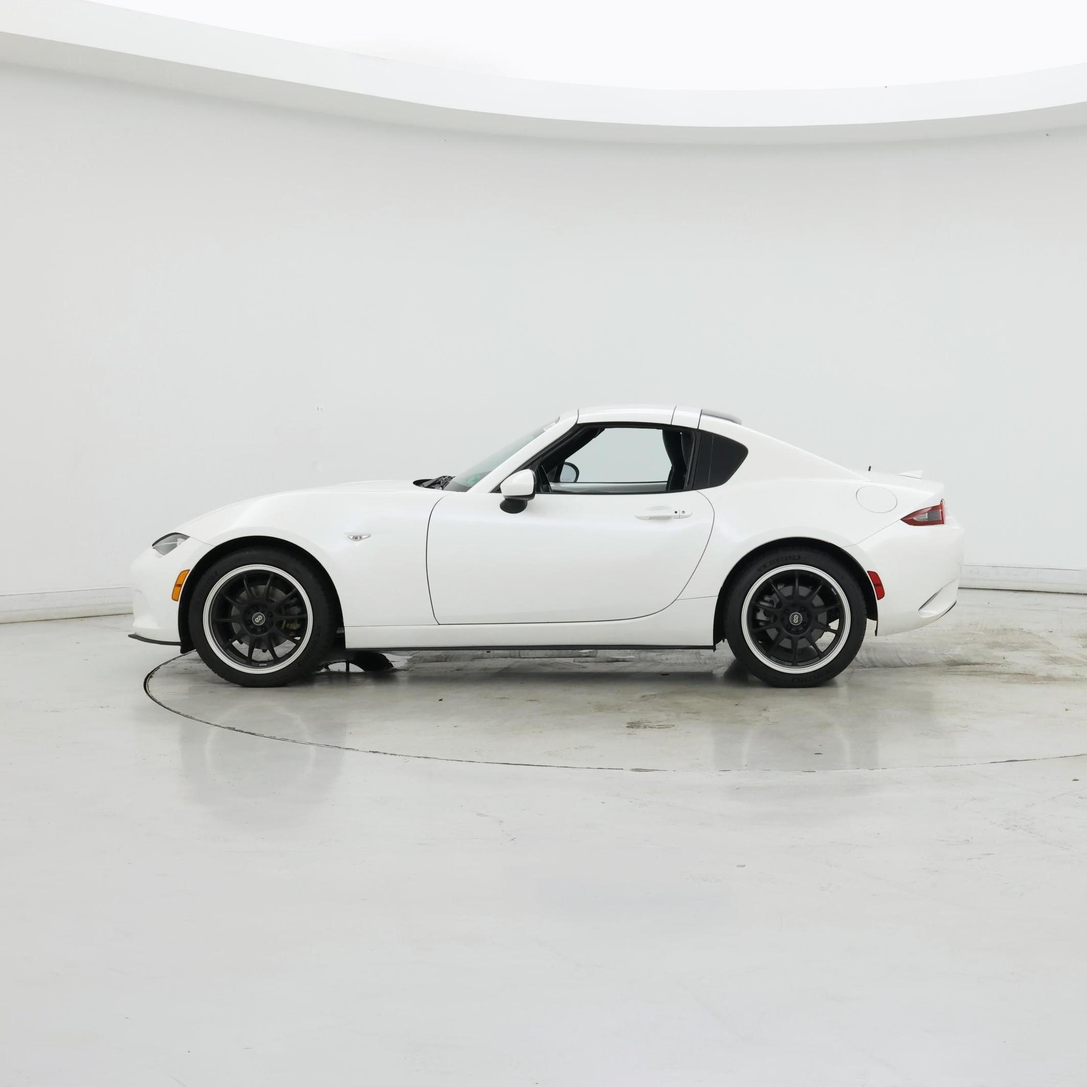 Thumbnail: 2021 Mazda MX-5 Miata - 3