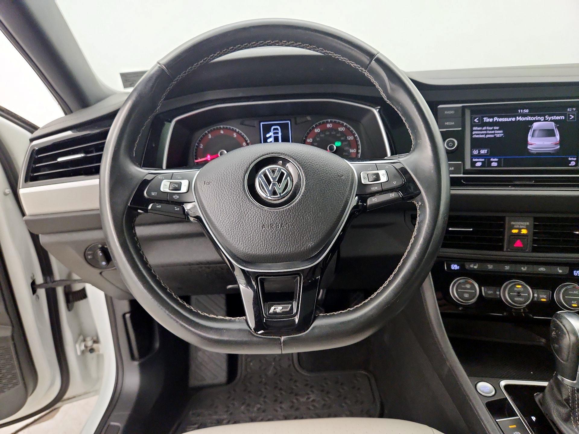 Thumbnail: 2019 Volkswagen Jetta - 10