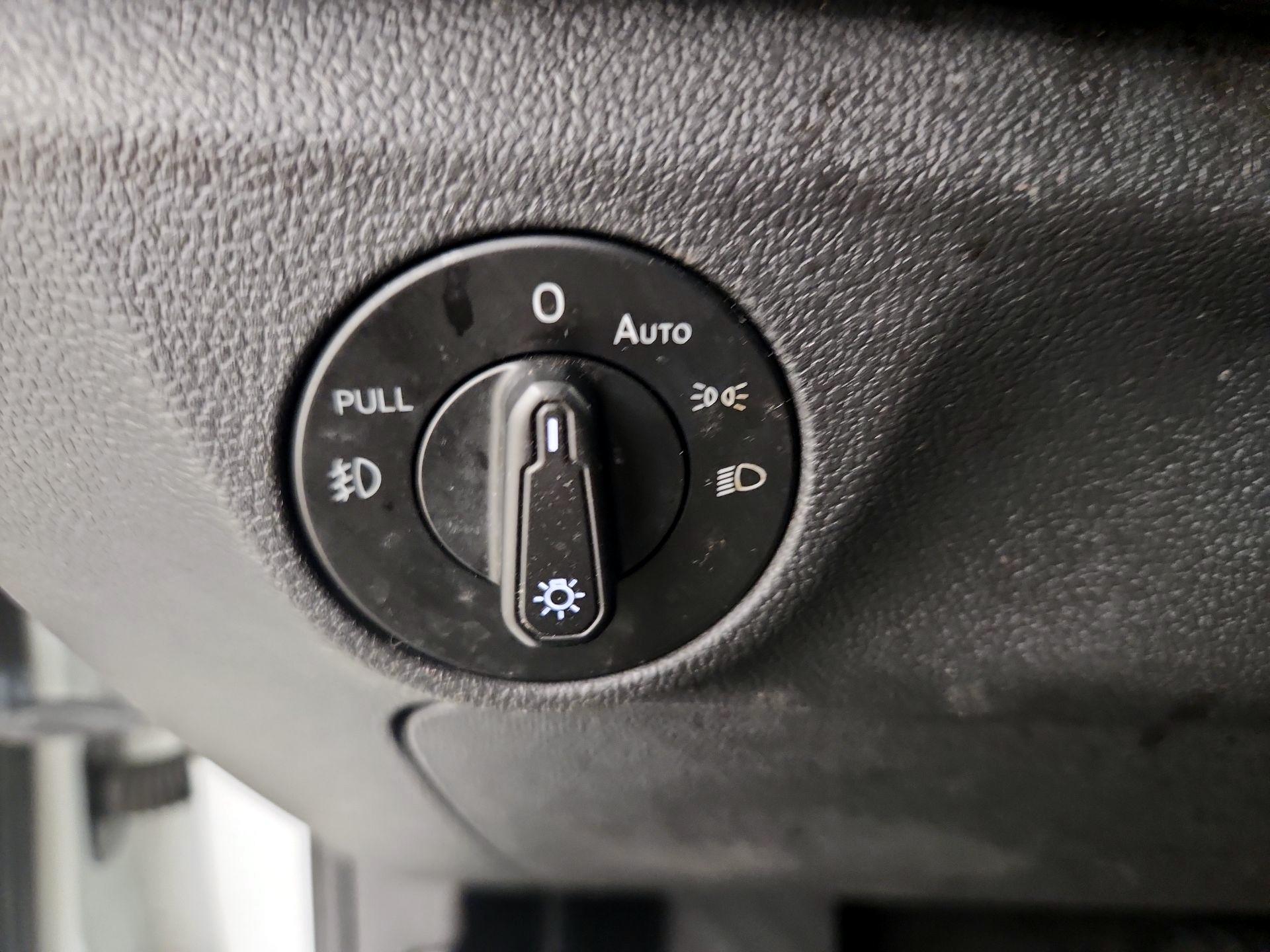 Thumbnail: 2019 Volkswagen Jetta - 13