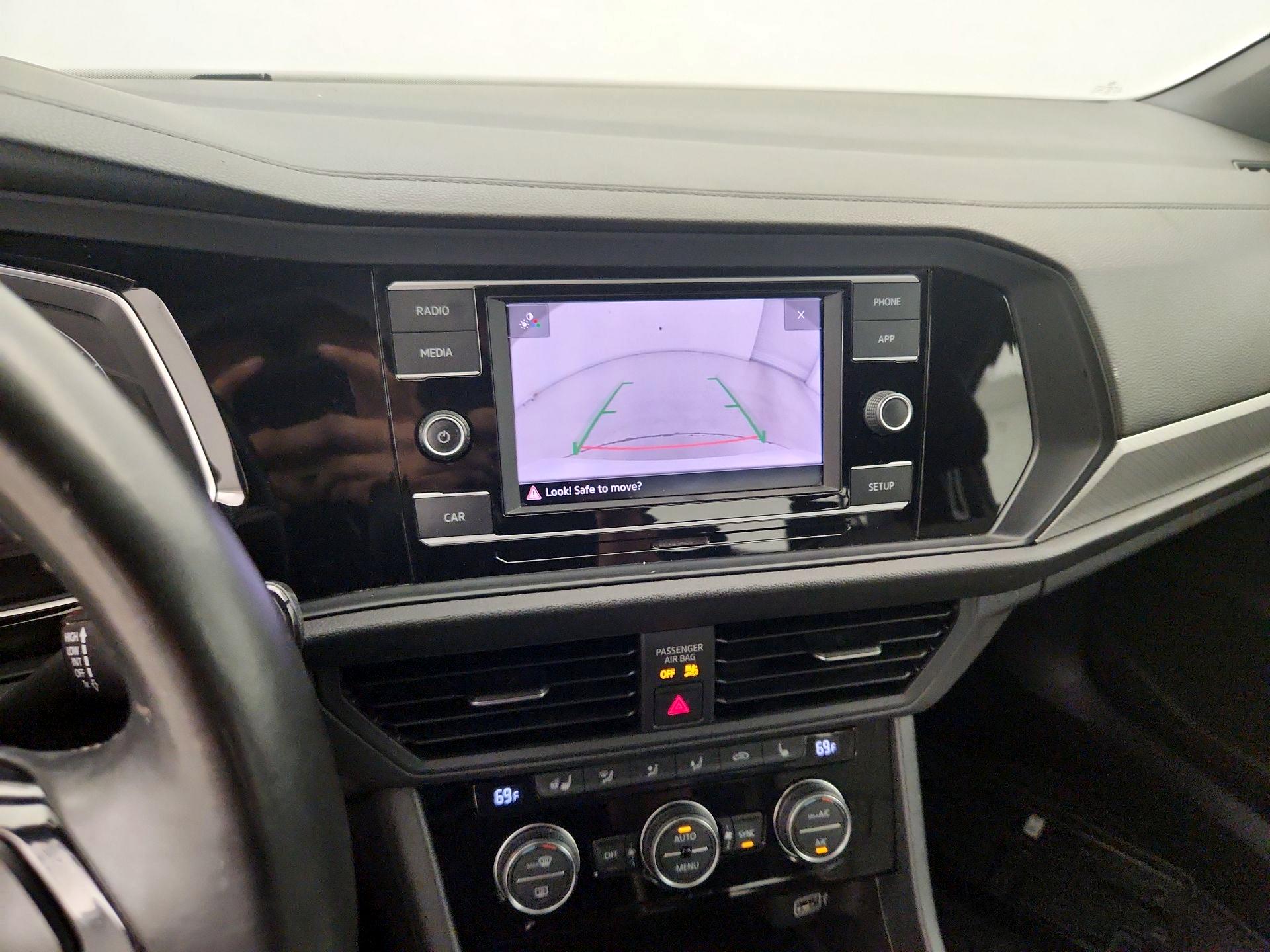 Thumbnail: 2019 Volkswagen Jetta - 14