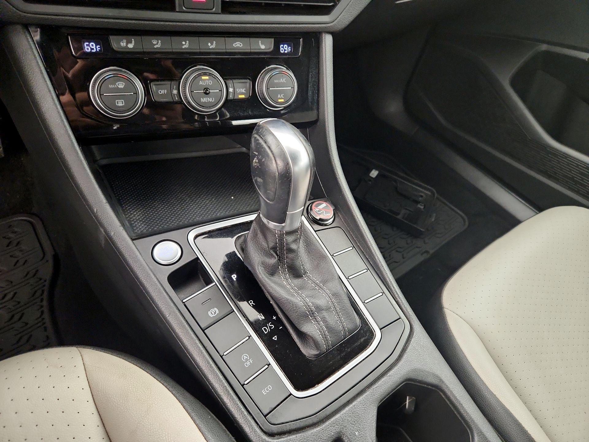 Thumbnail: 2019 Volkswagen Jetta - 16