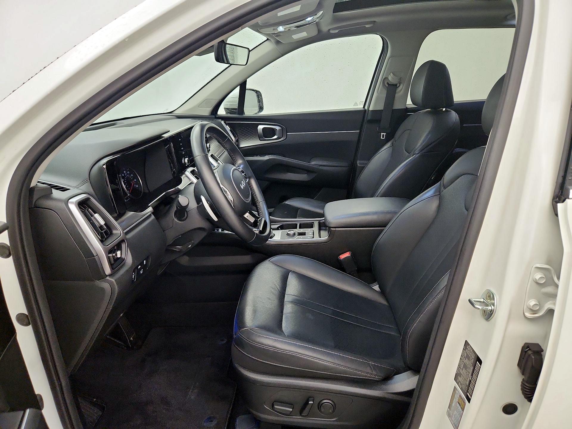 Thumbnail: 2022 Kia Sorento - 11