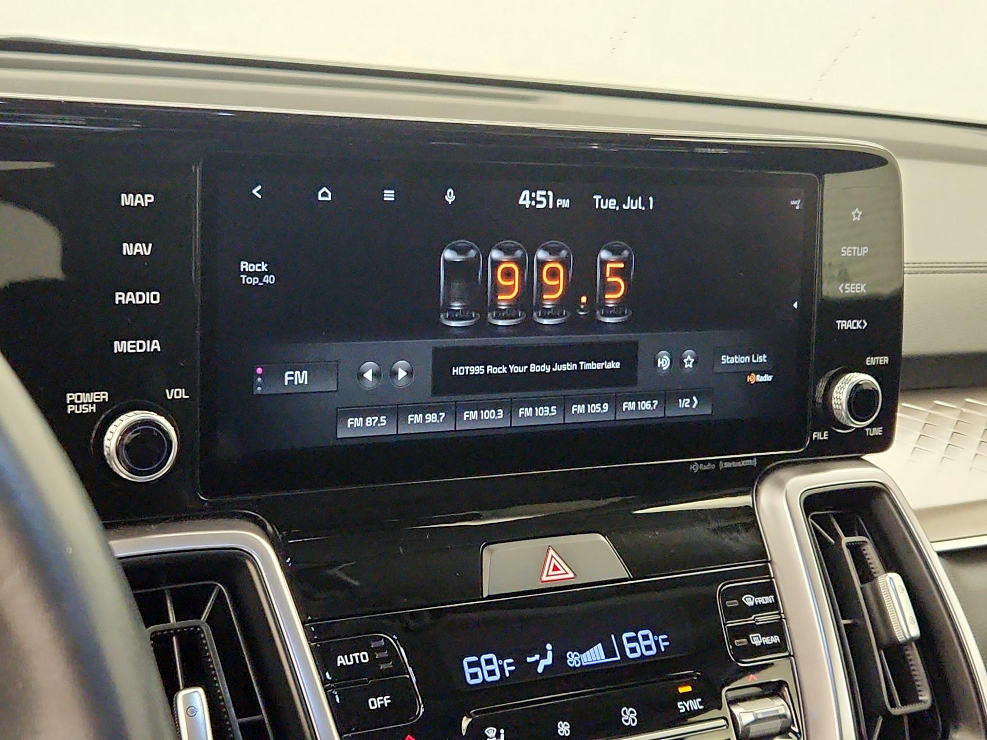 Thumbnail: 2022 Kia Sorento - 16
