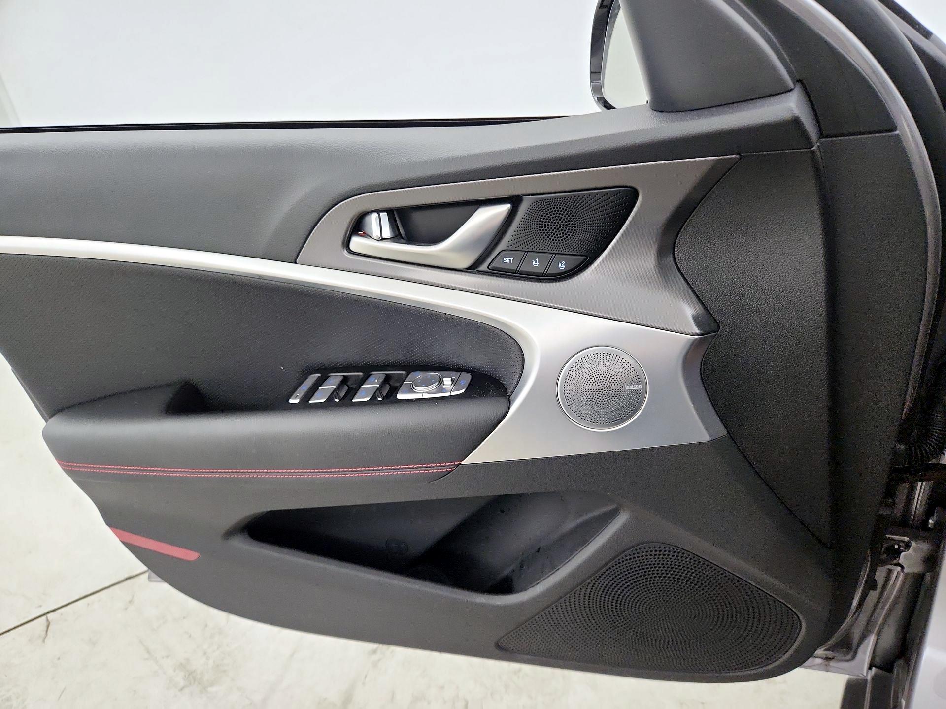Thumbnail: 2024 Genesis G70 - 10