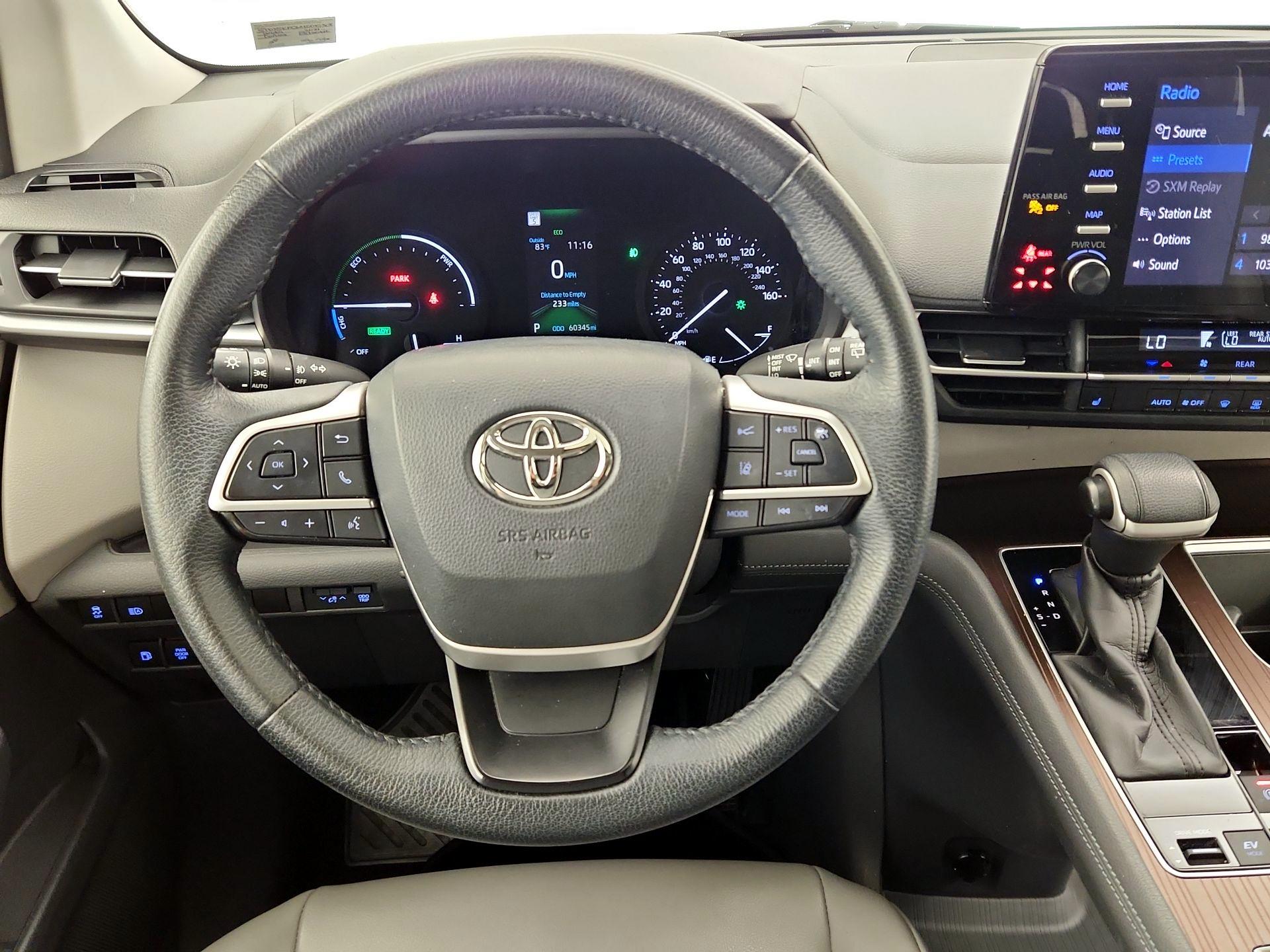 Thumbnail: 2021 Toyota Sienna - 10