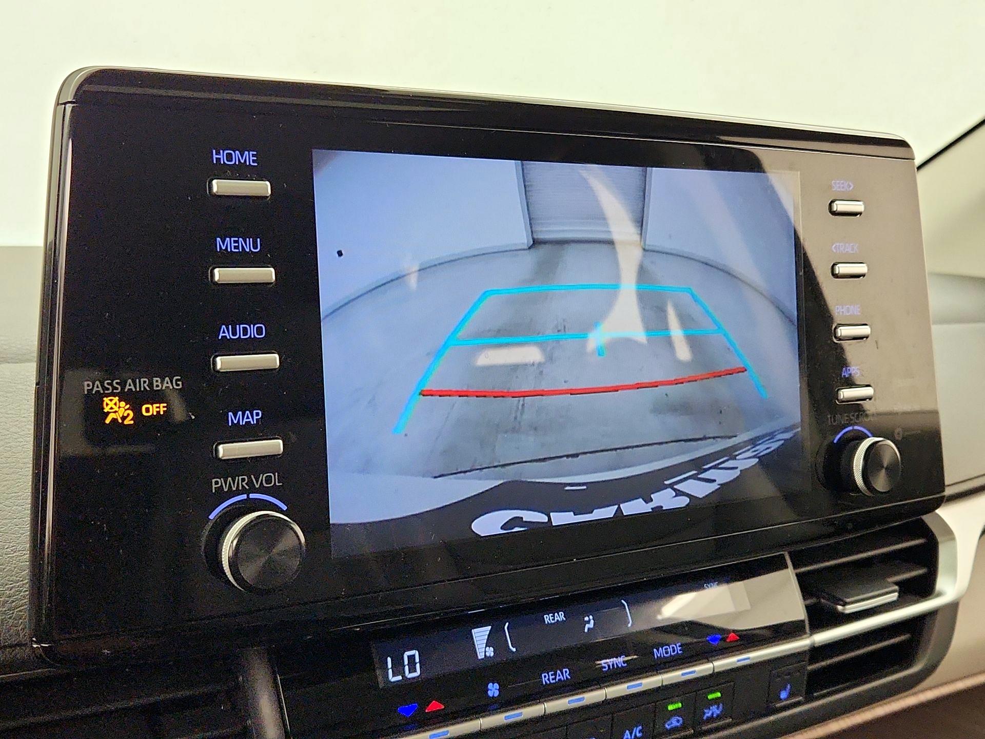 Thumbnail: 2021 Toyota Sienna - 14