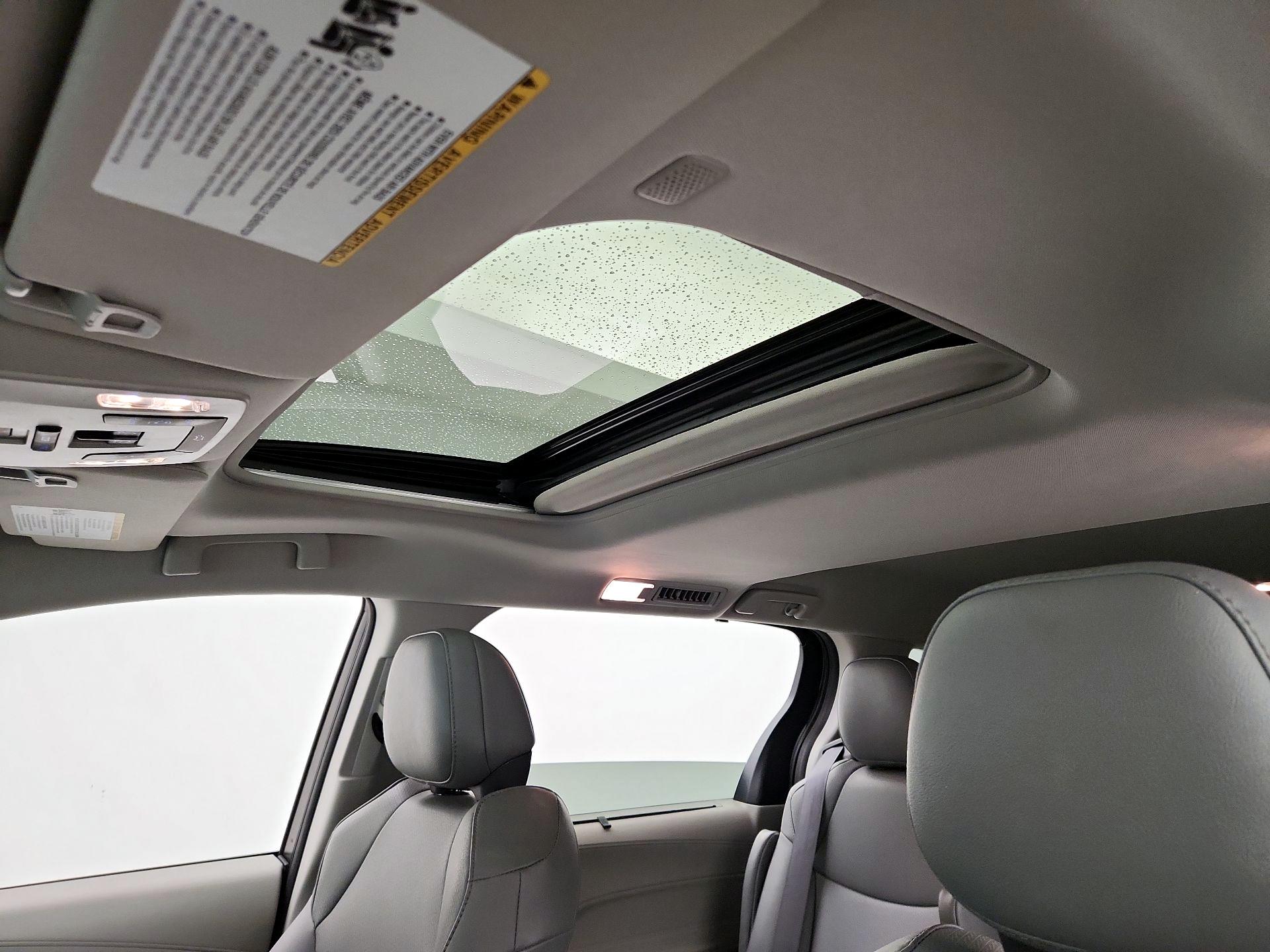 Thumbnail: 2021 Toyota Sienna - 19