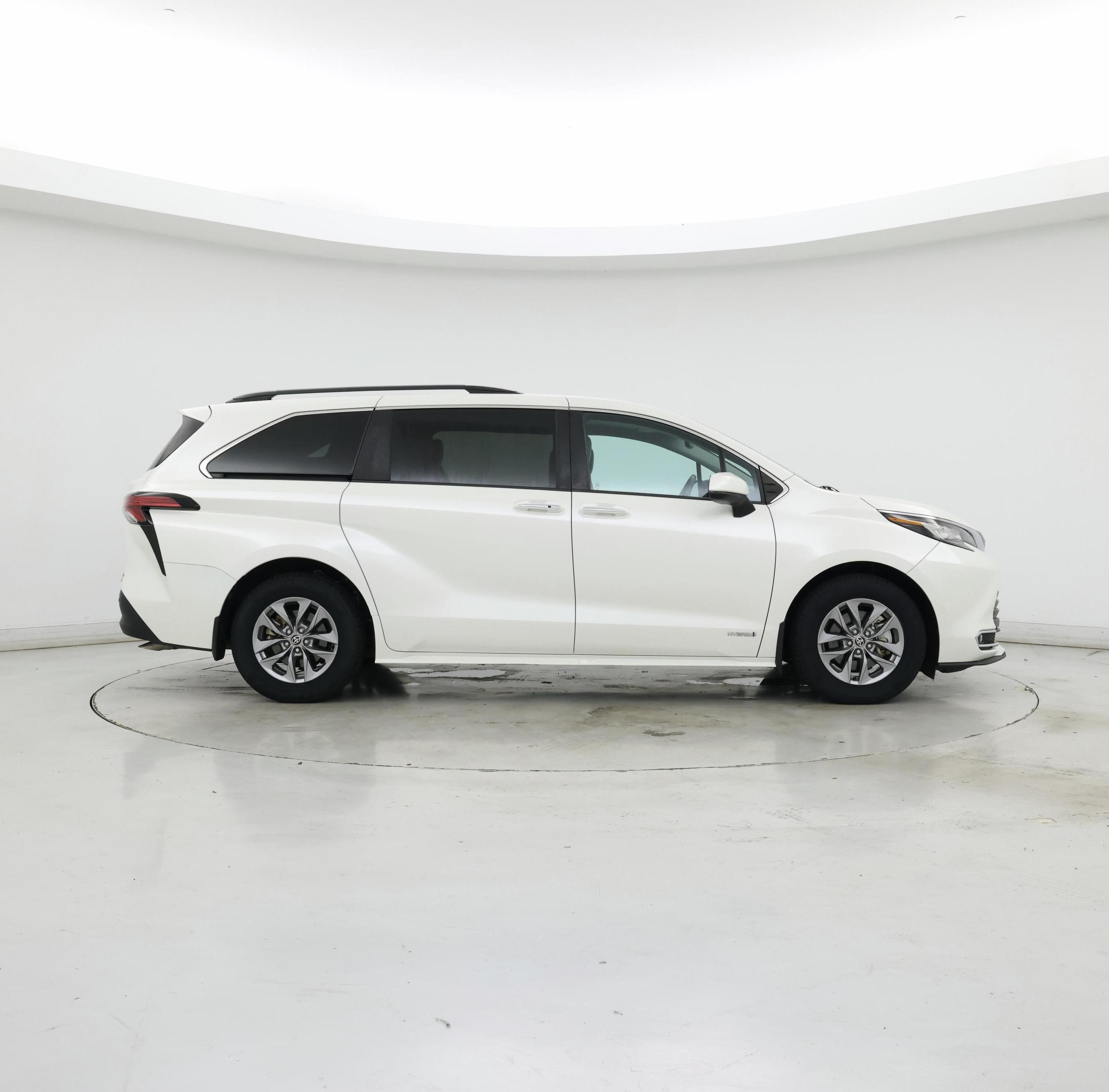 Thumbnail: 2021 Toyota Sienna - 7