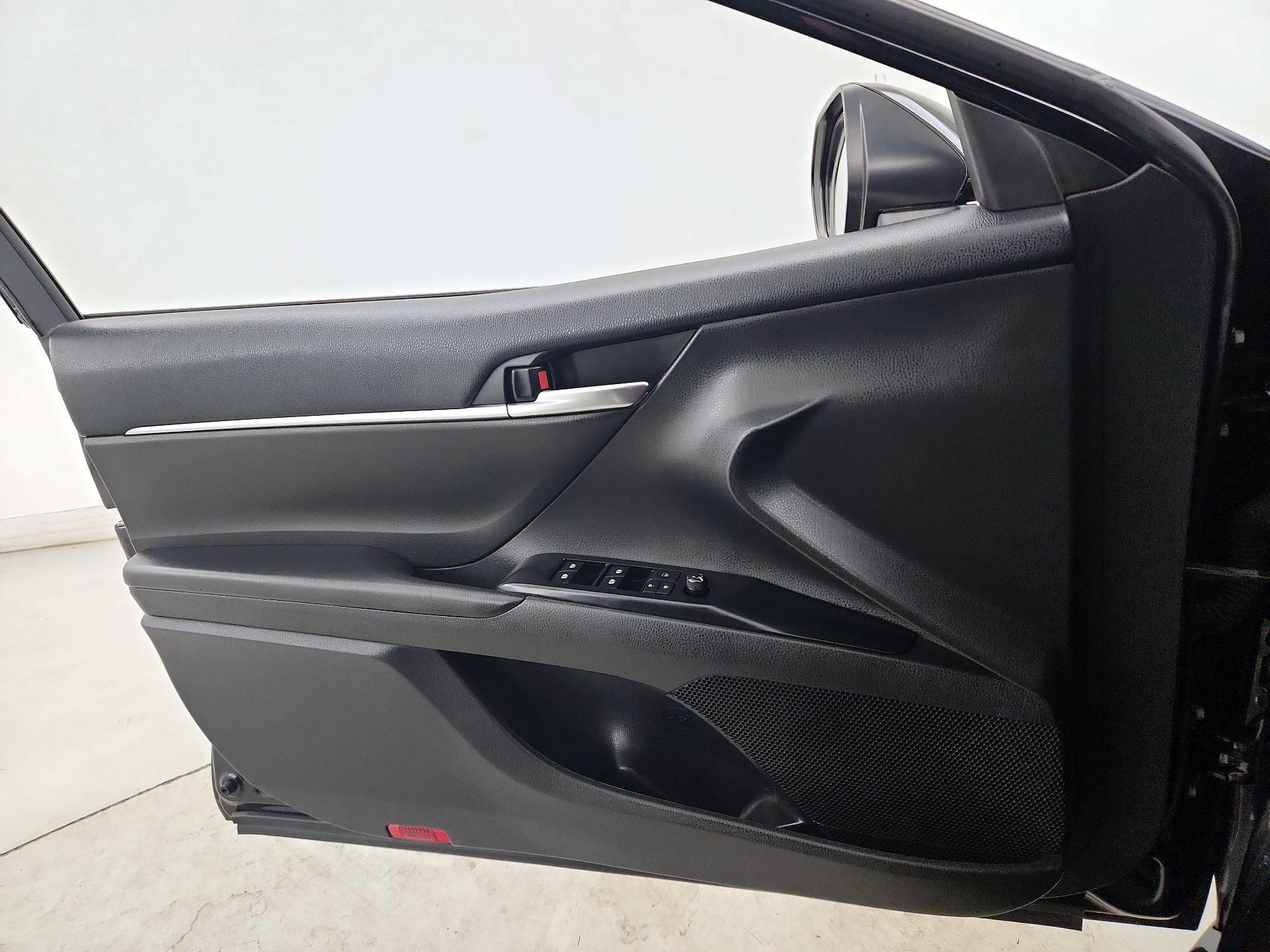 Thumbnail: 2020 Toyota Camry - 12