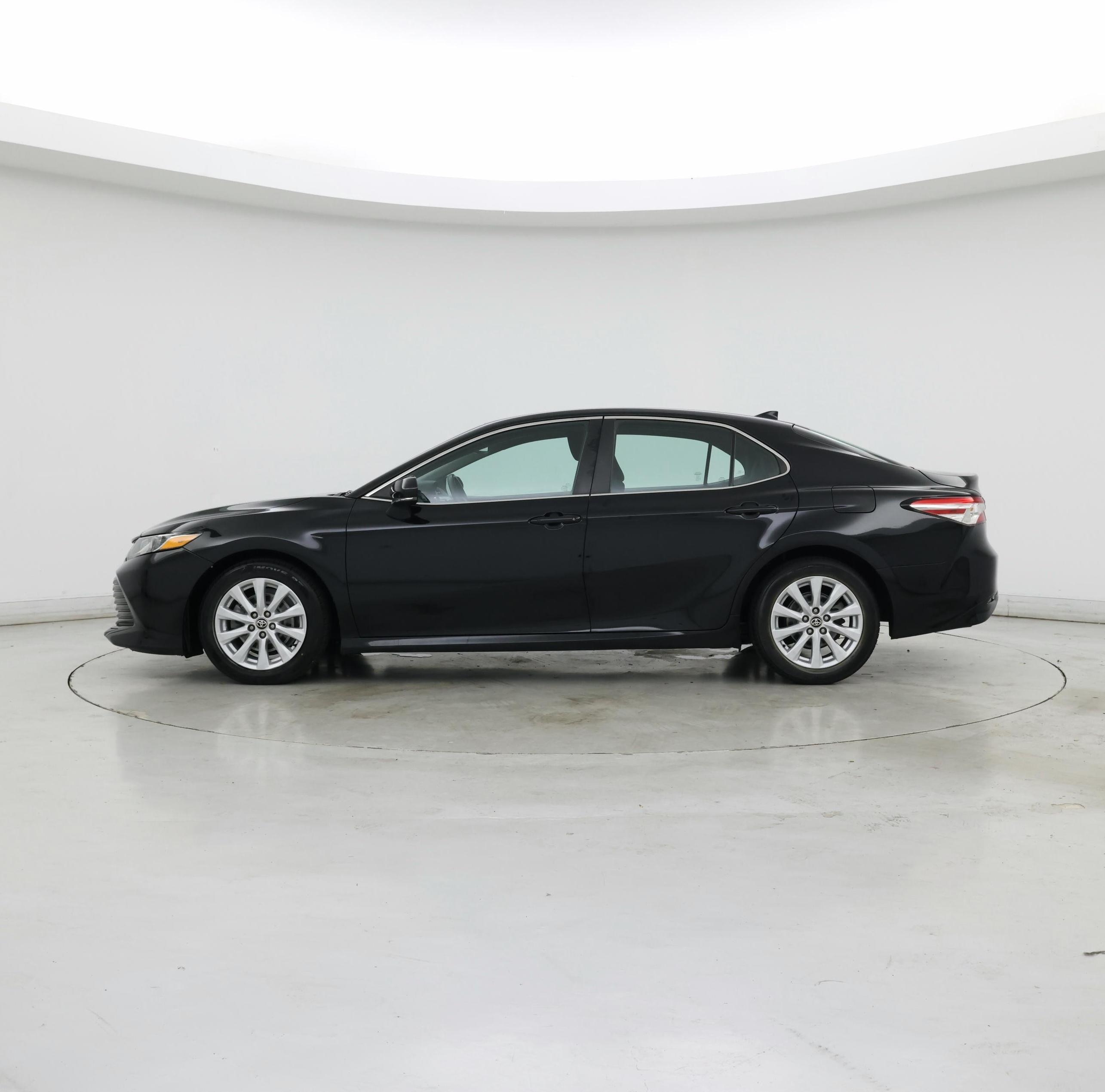 Thumbnail: 2020 Toyota Camry - 3