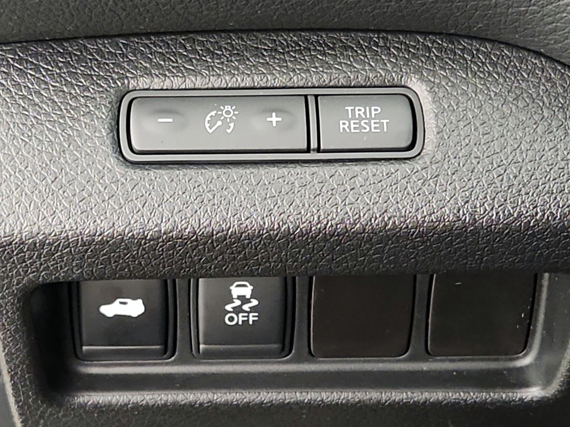 Thumbnail: 2016 Nissan Altima - 13