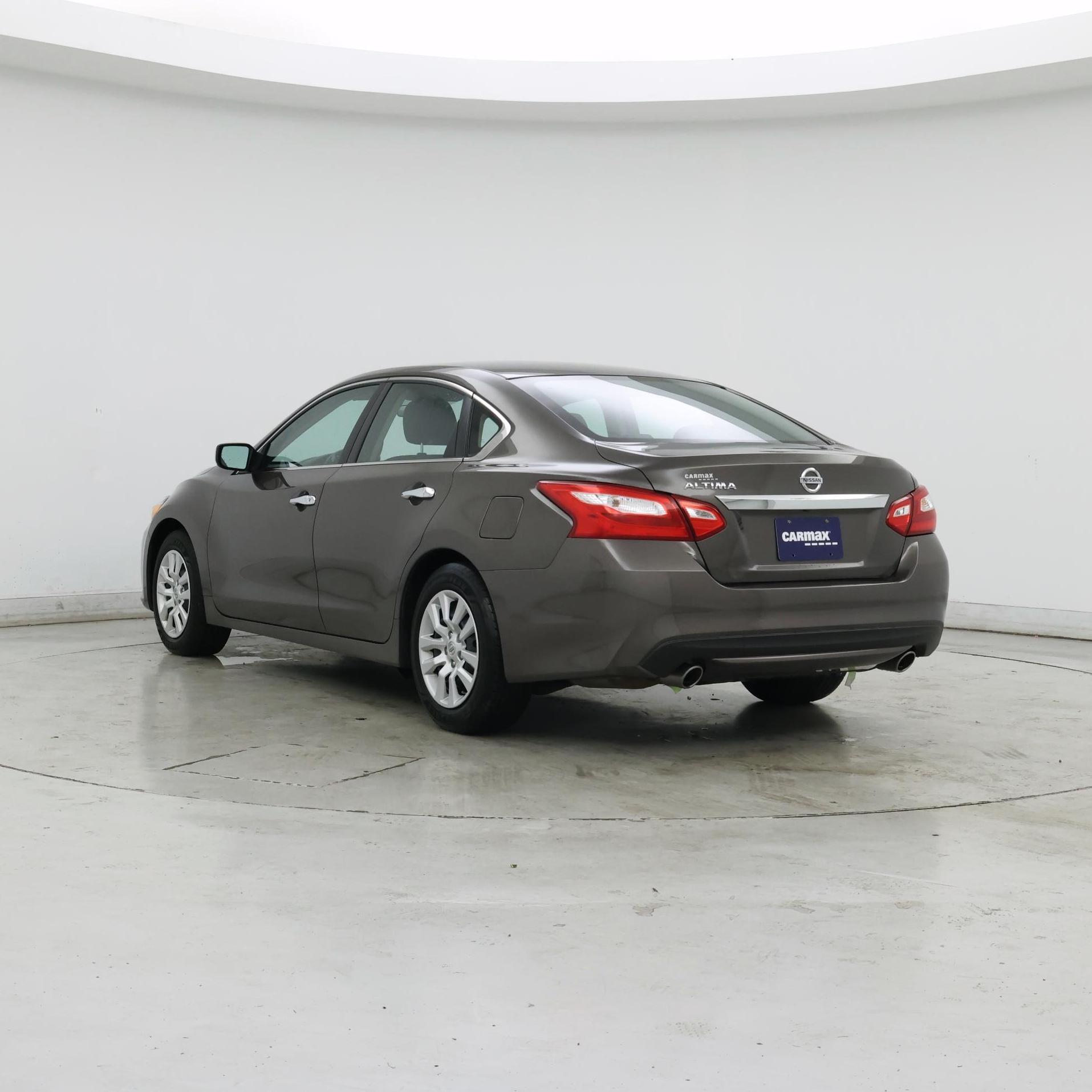 Thumbnail: 2016 Nissan Altima - 2