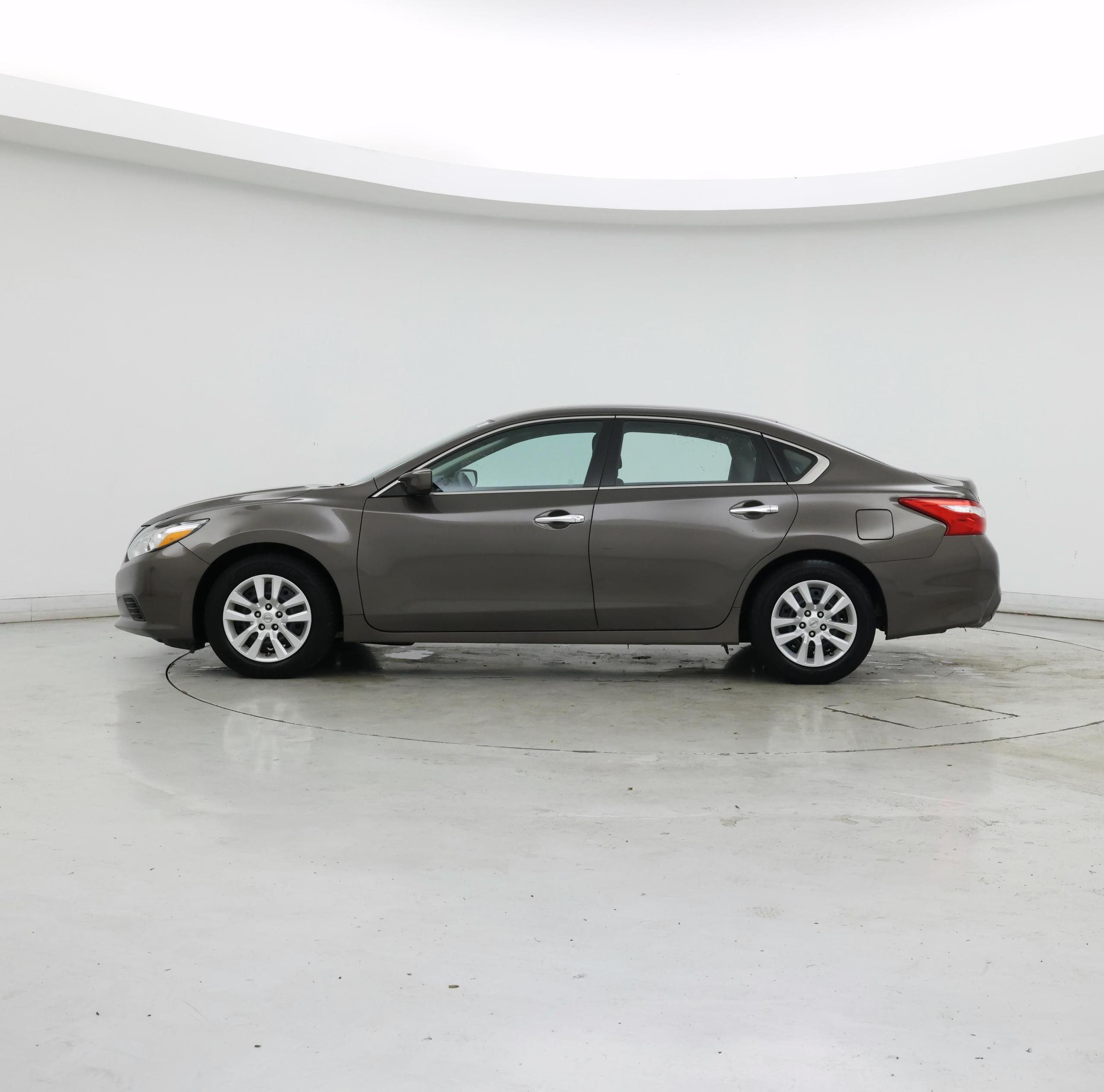Thumbnail: 2016 Nissan Altima - 3